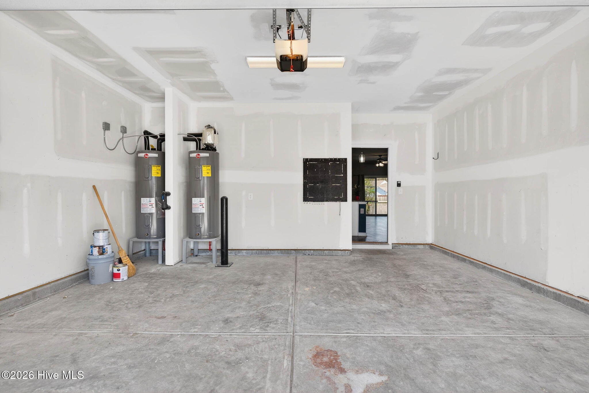 100564193 | Photo 40