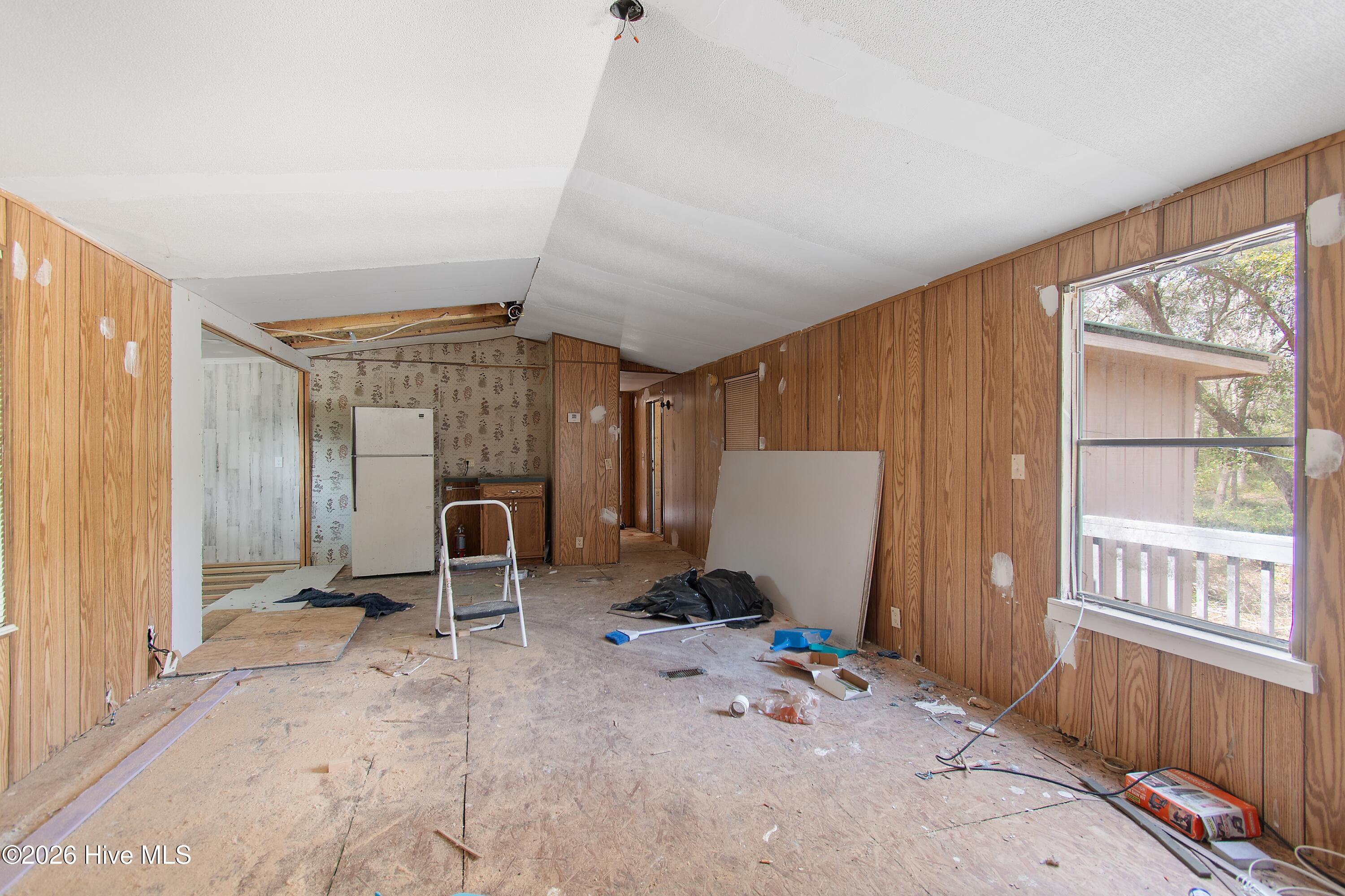 100567014 | Photo 16