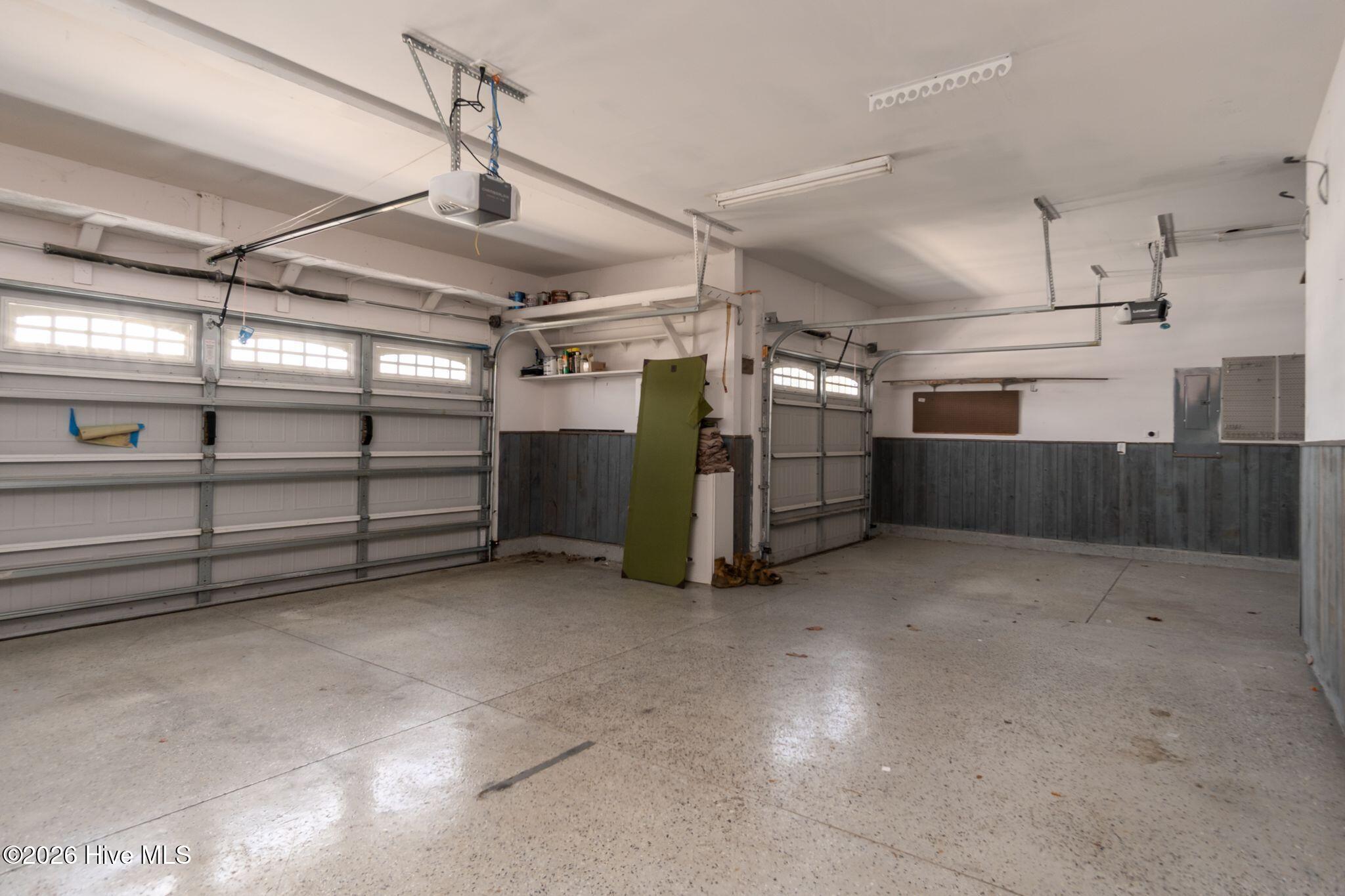 100566459 | Photo 37