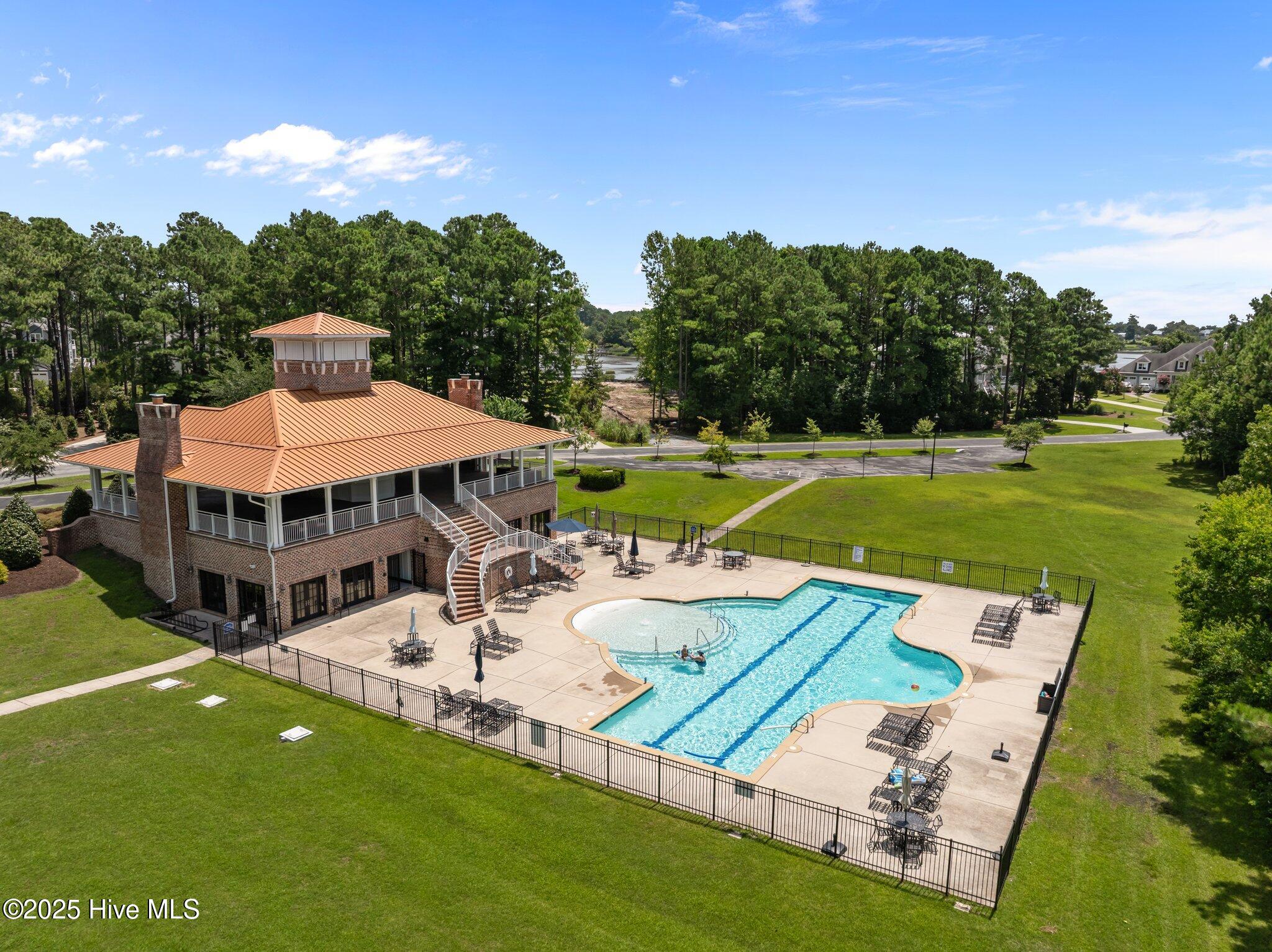 100518036 | Photo 41