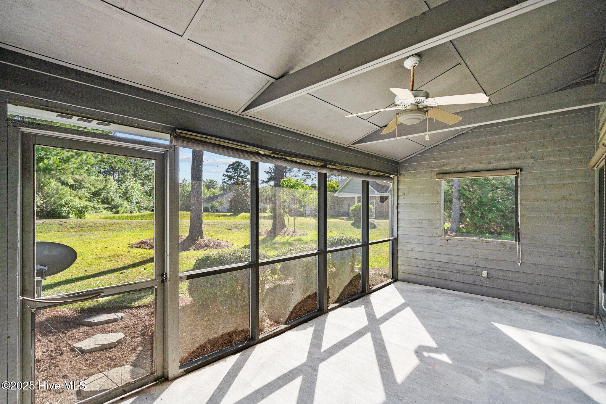 100530960 | Photo 28