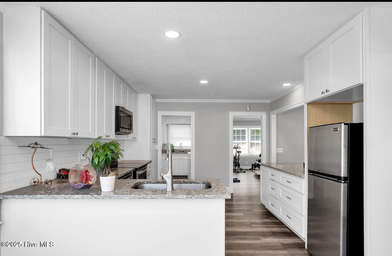 7_photo-159-meadowbrook-lane