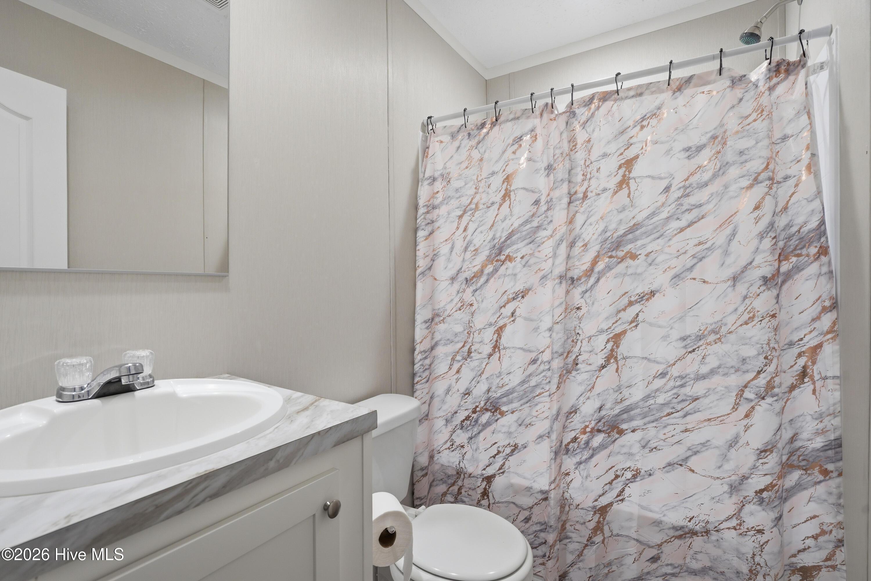 100565386 | Photo 16