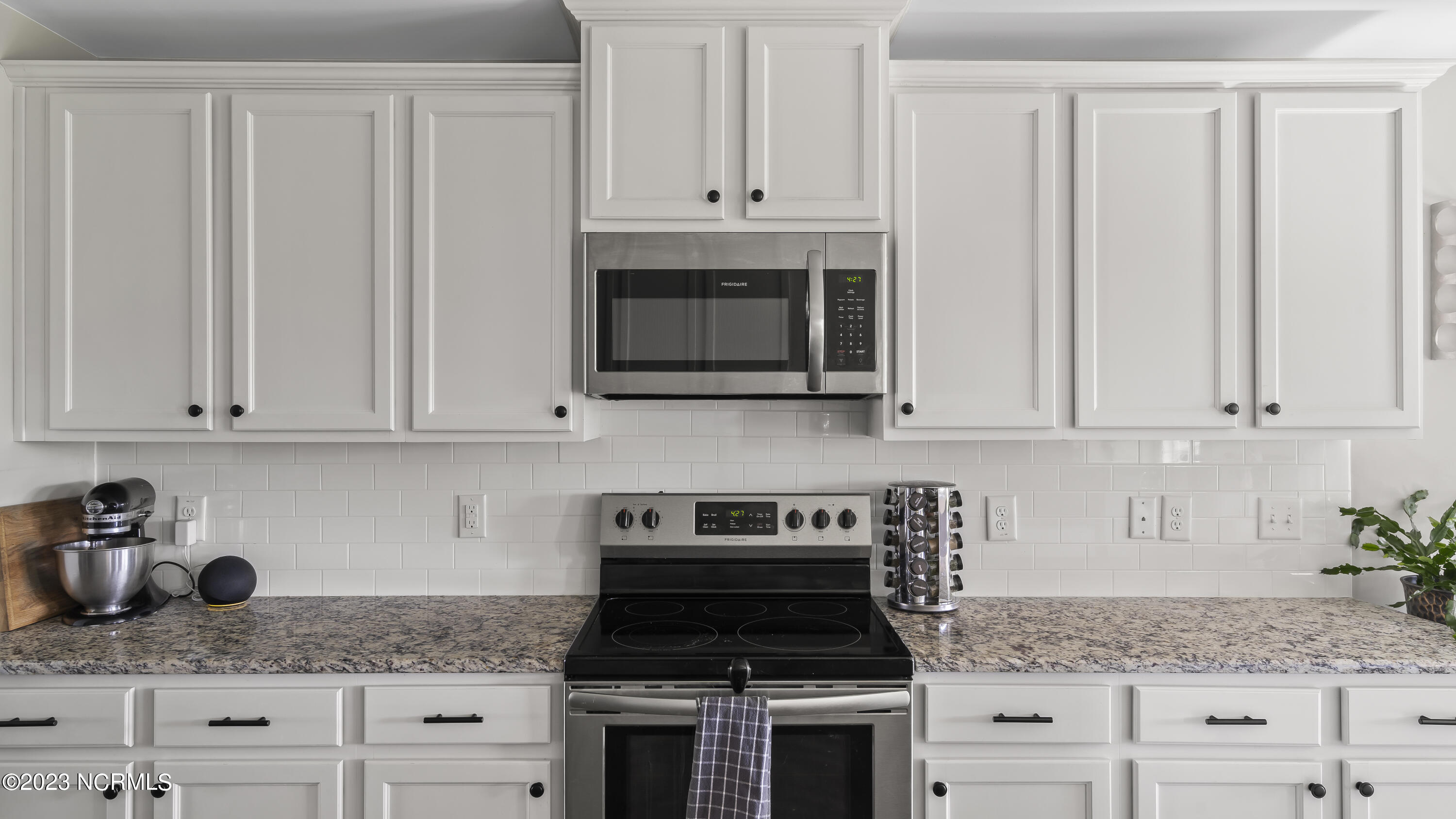 100563607 | Photo 19