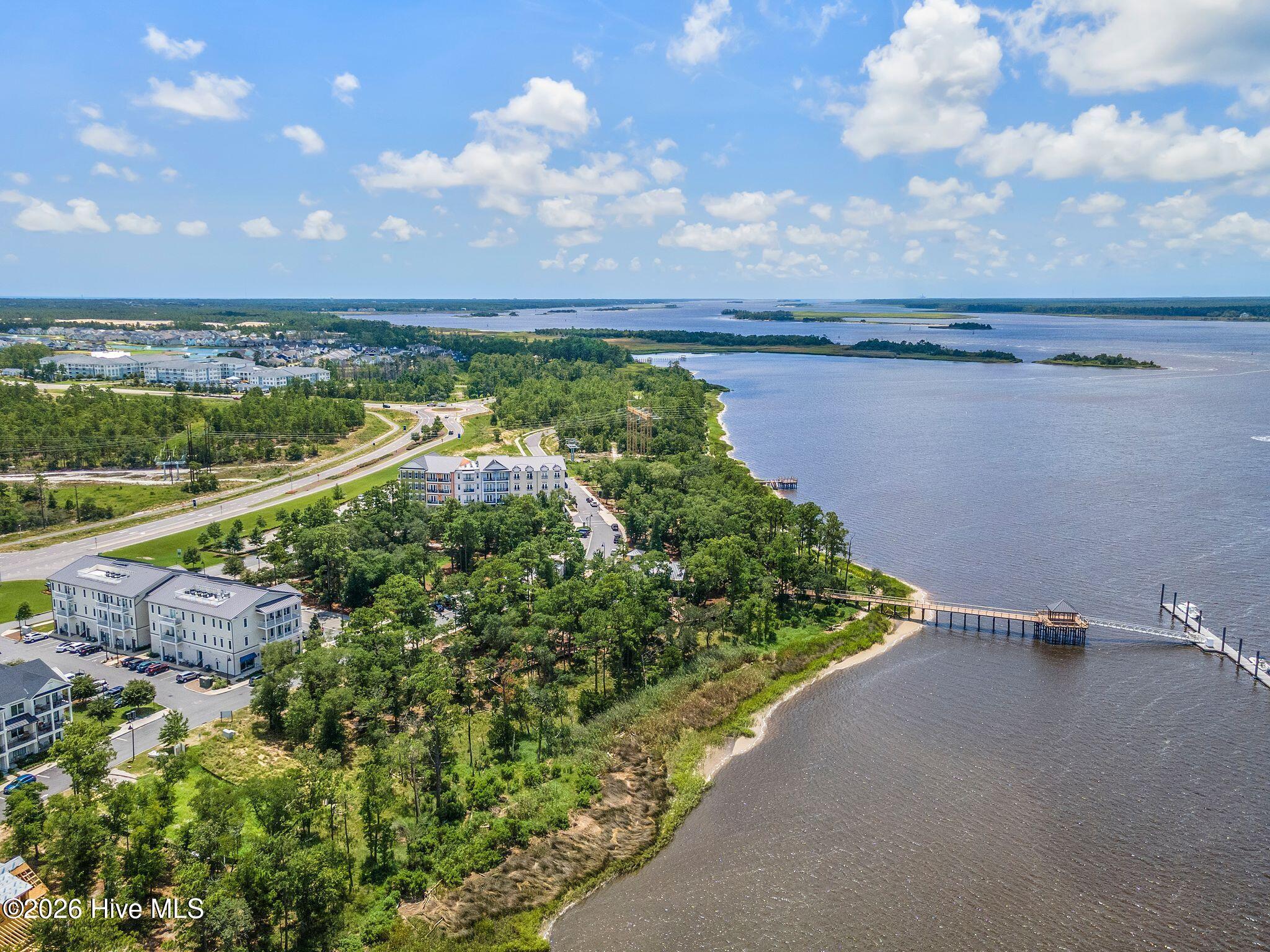 100560381 | Photo 38