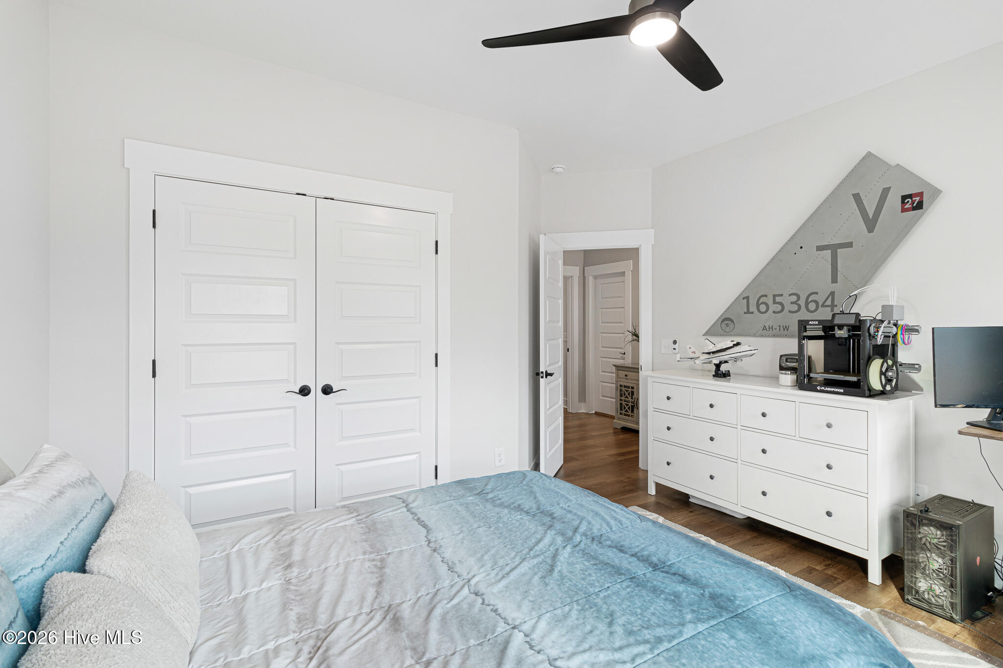 100556315 | Photo 25