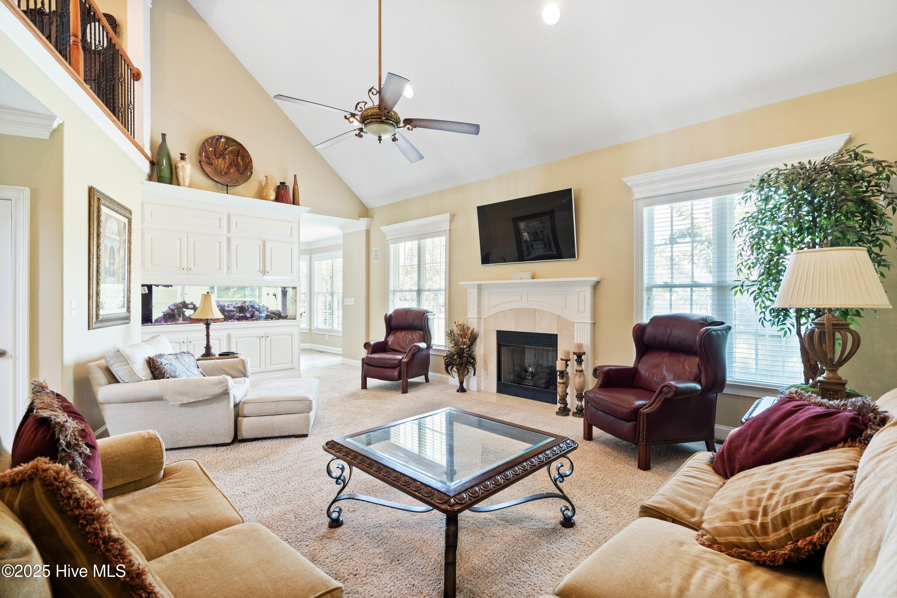 100518438 | Photo 15