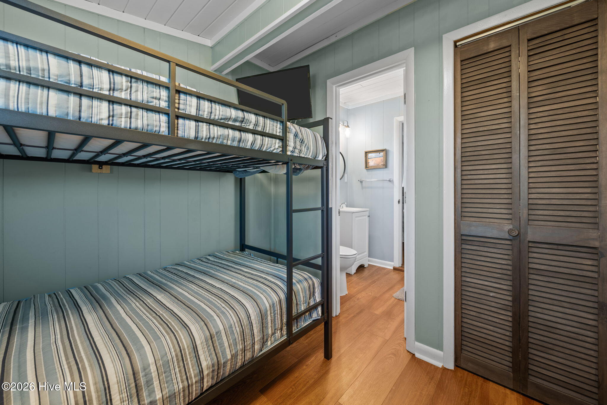 100549750 | Photo 34