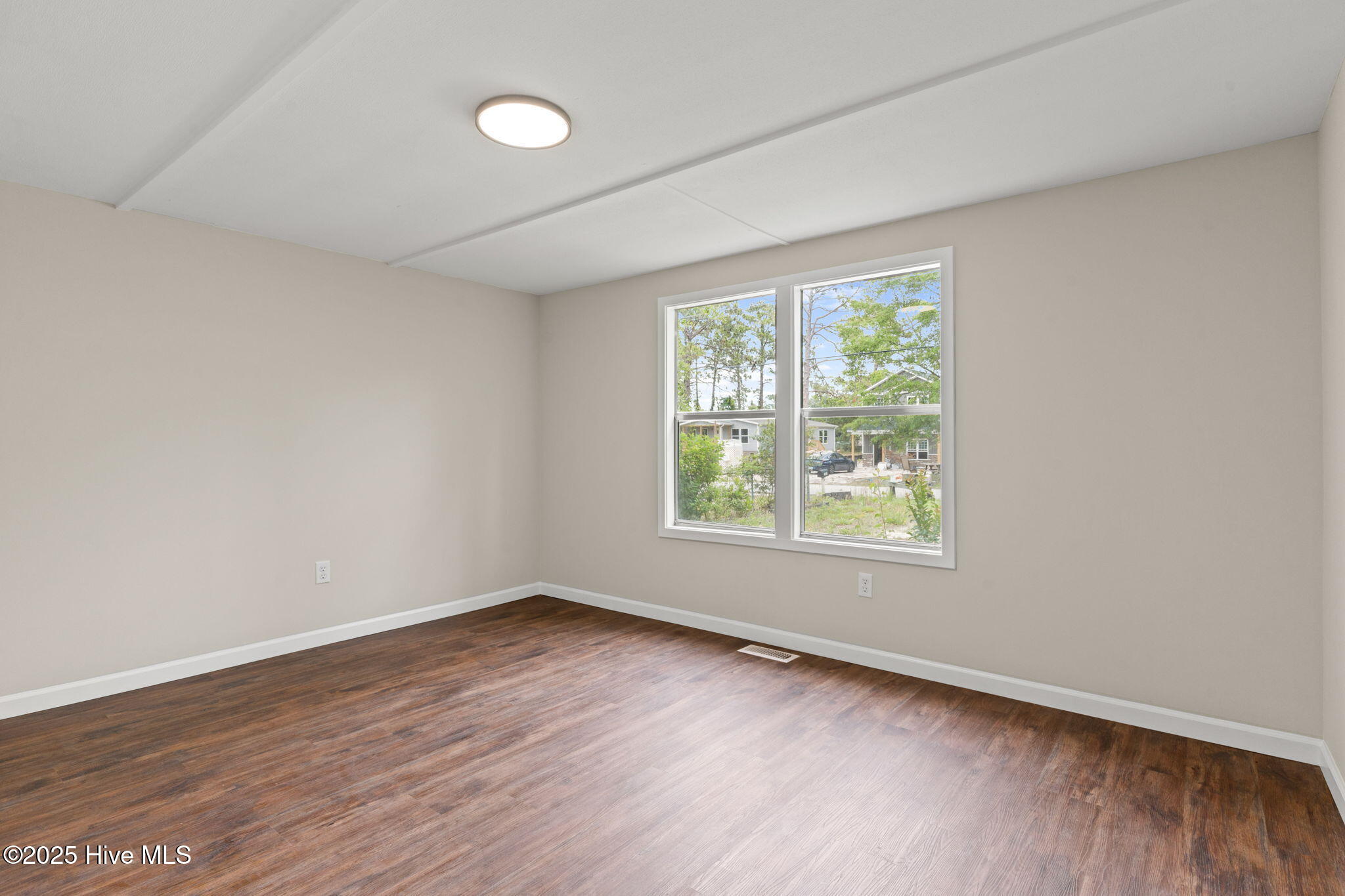 100514432 | Photo 17