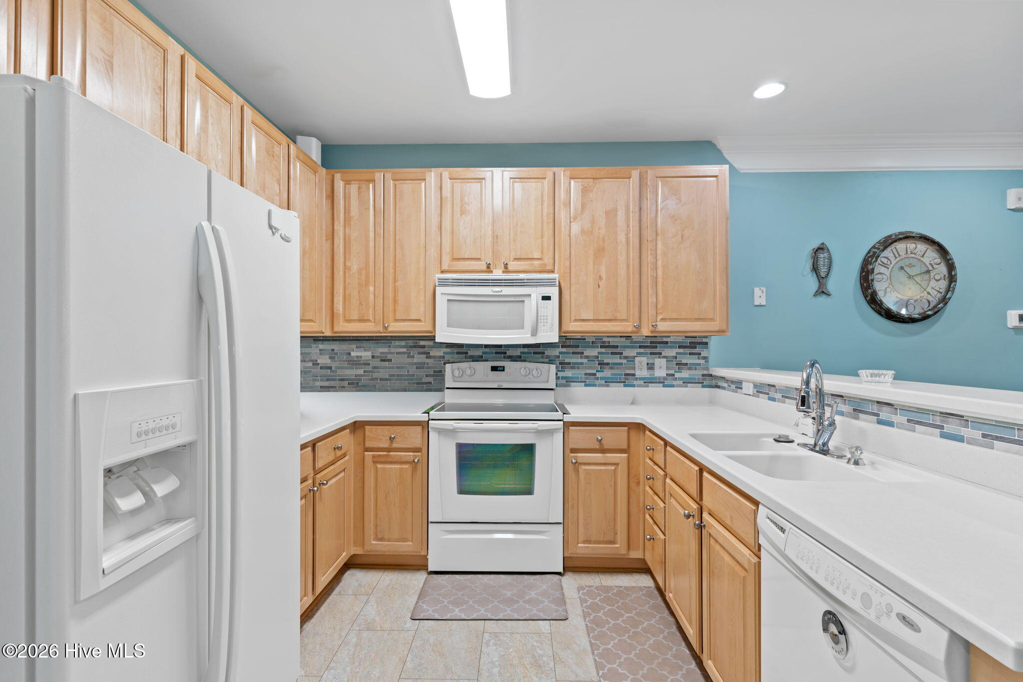 100548351 | Photo 23