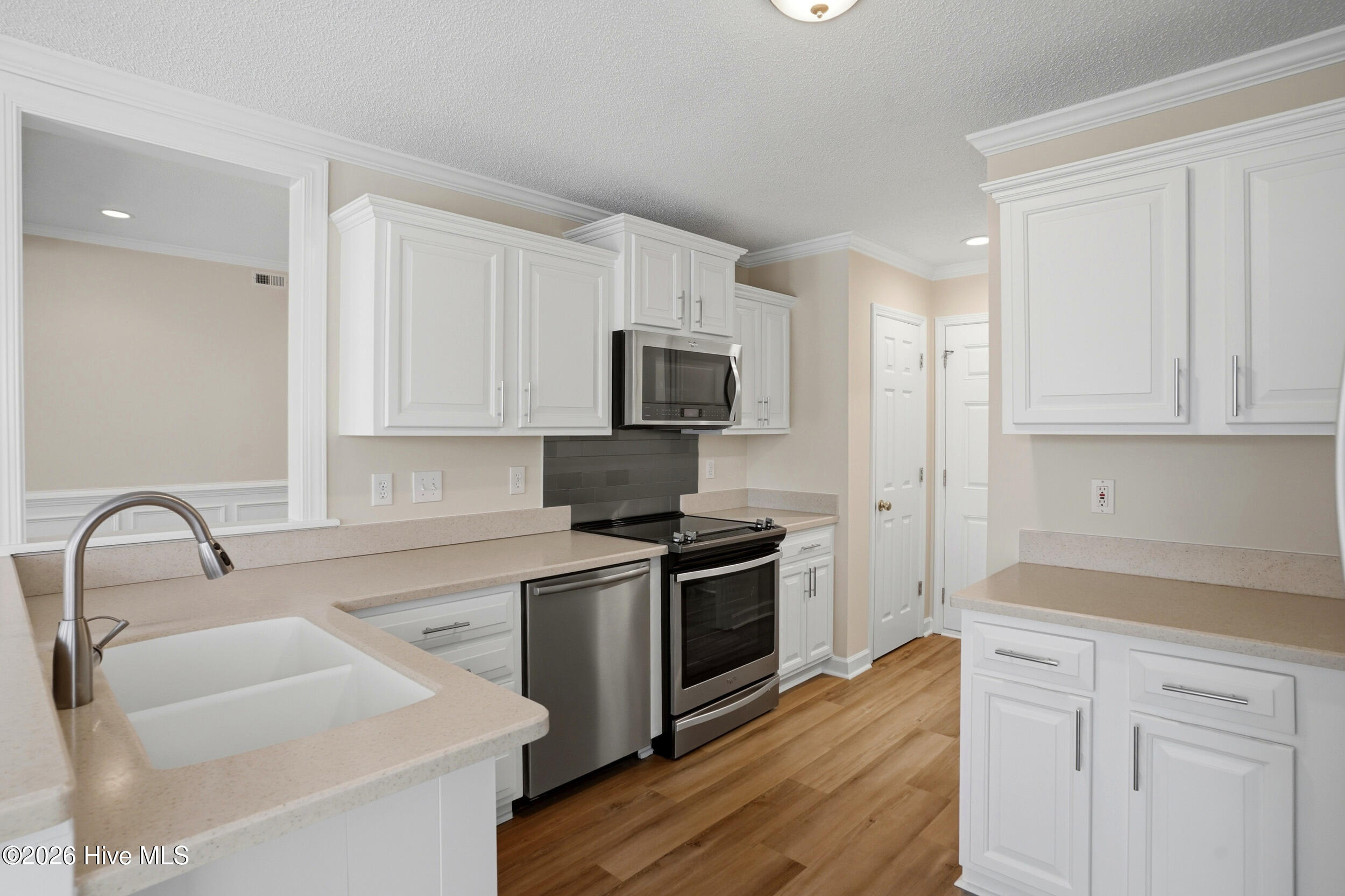 100559989 | Photo 13