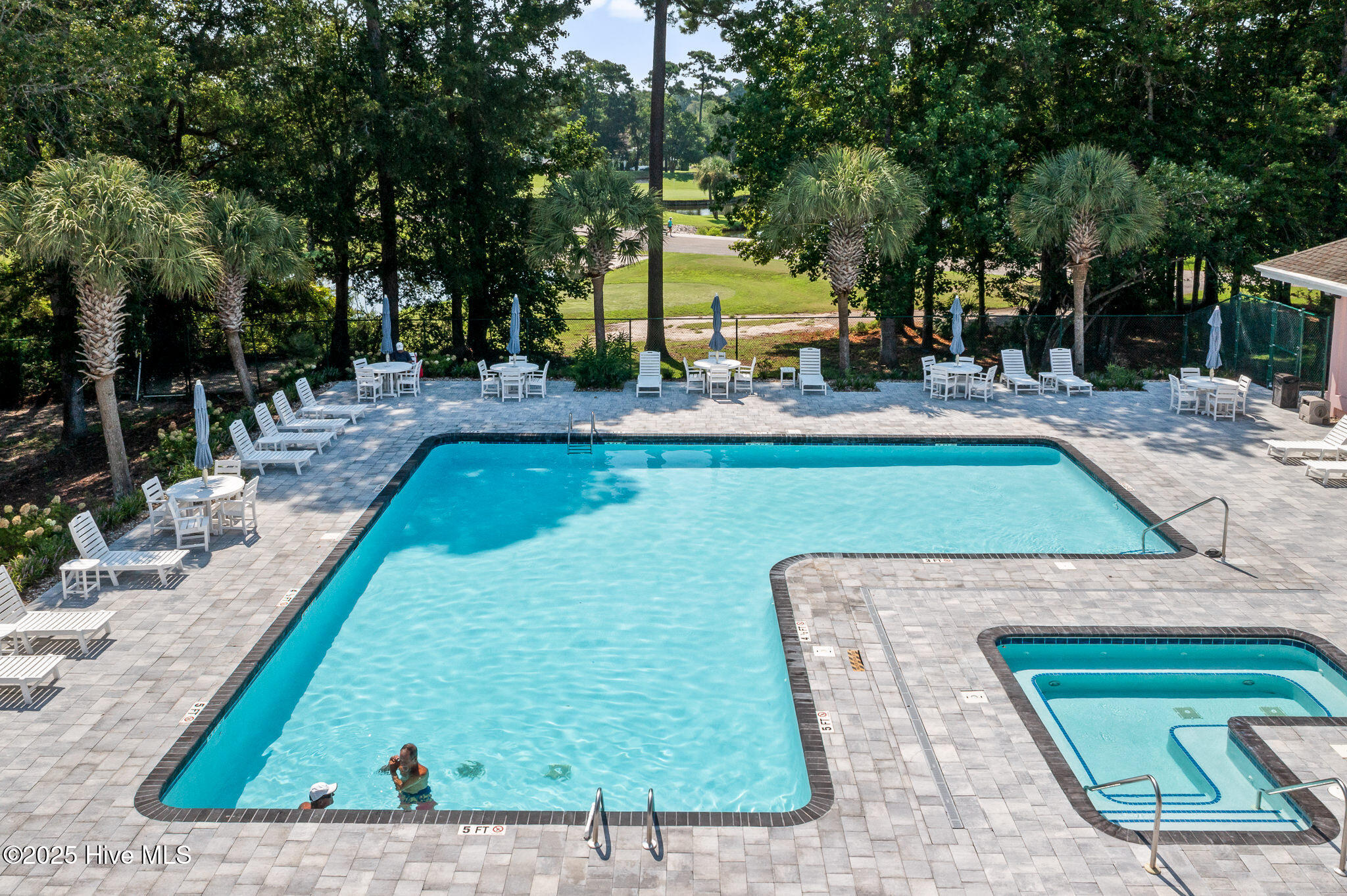 100526725 | Photo 52