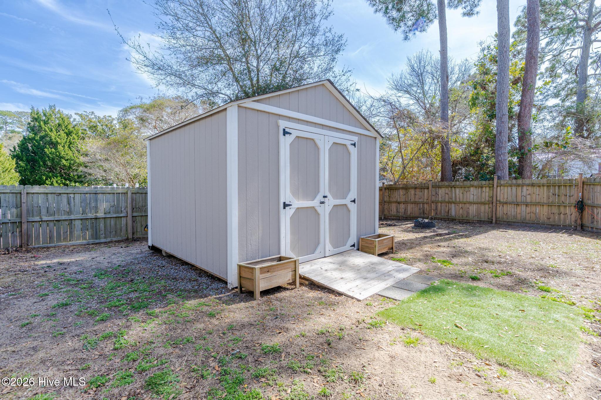 100559189 | Photo 11