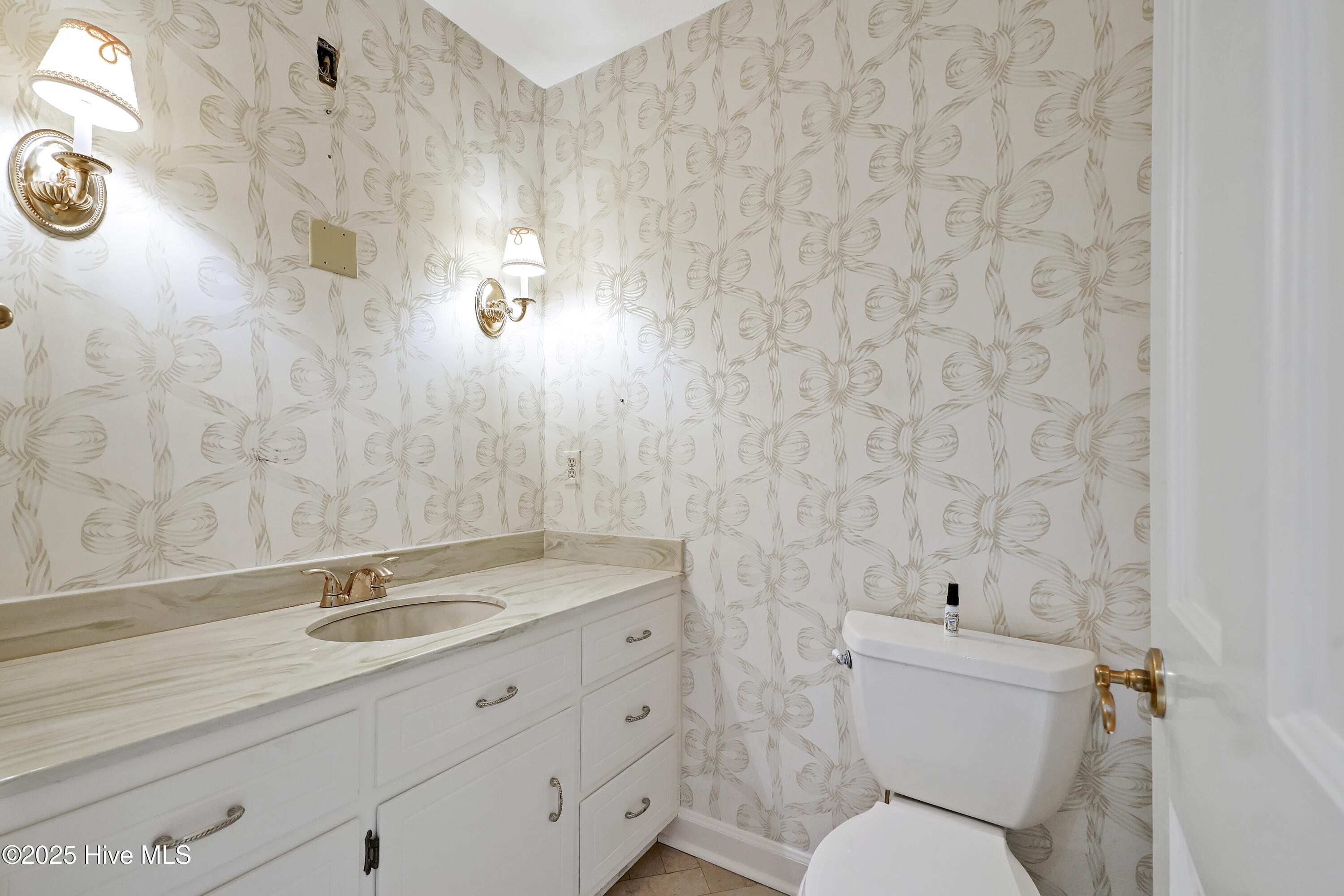 906RobertELeeDrive-8