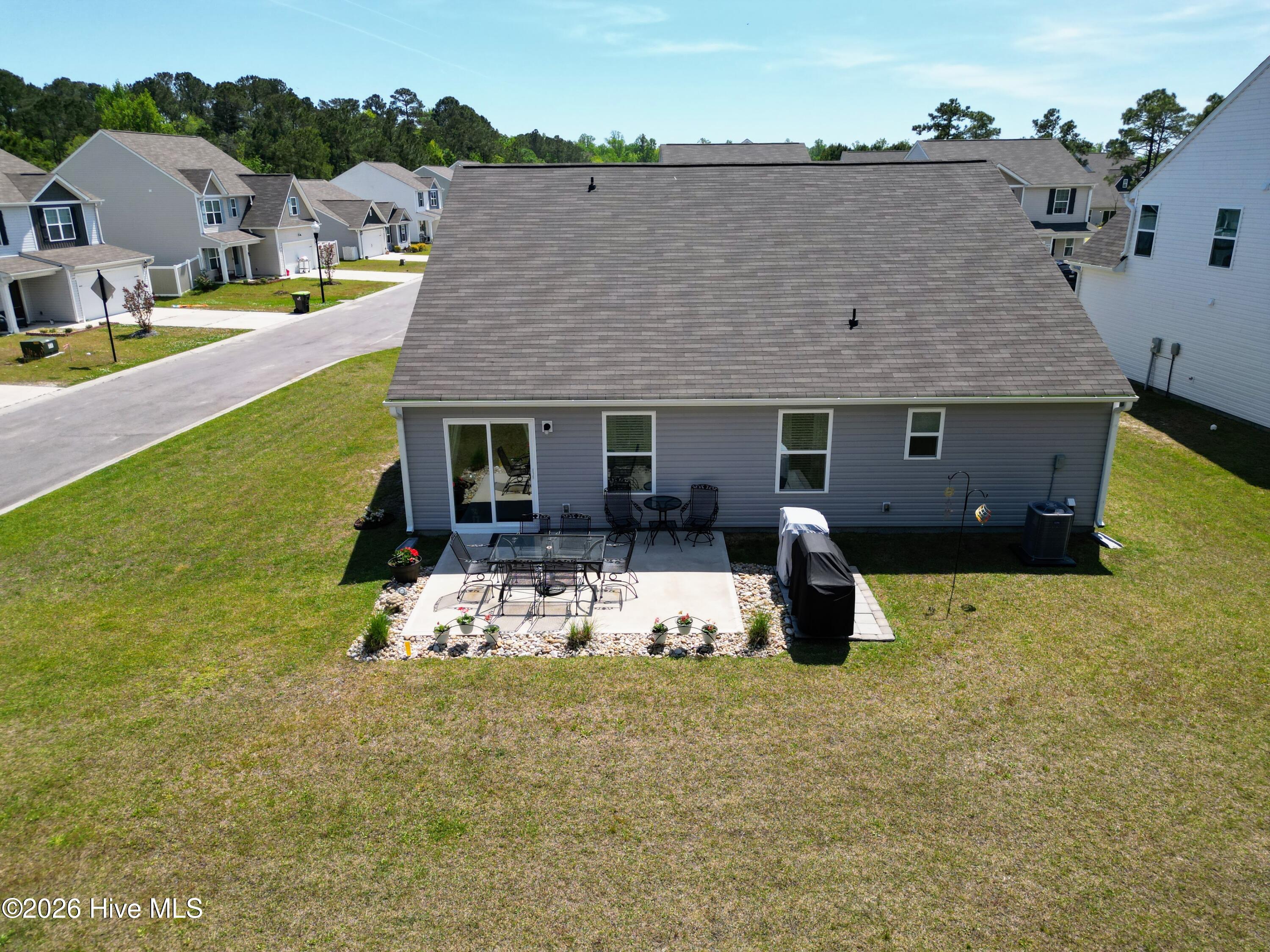 100568159 | Photo 23