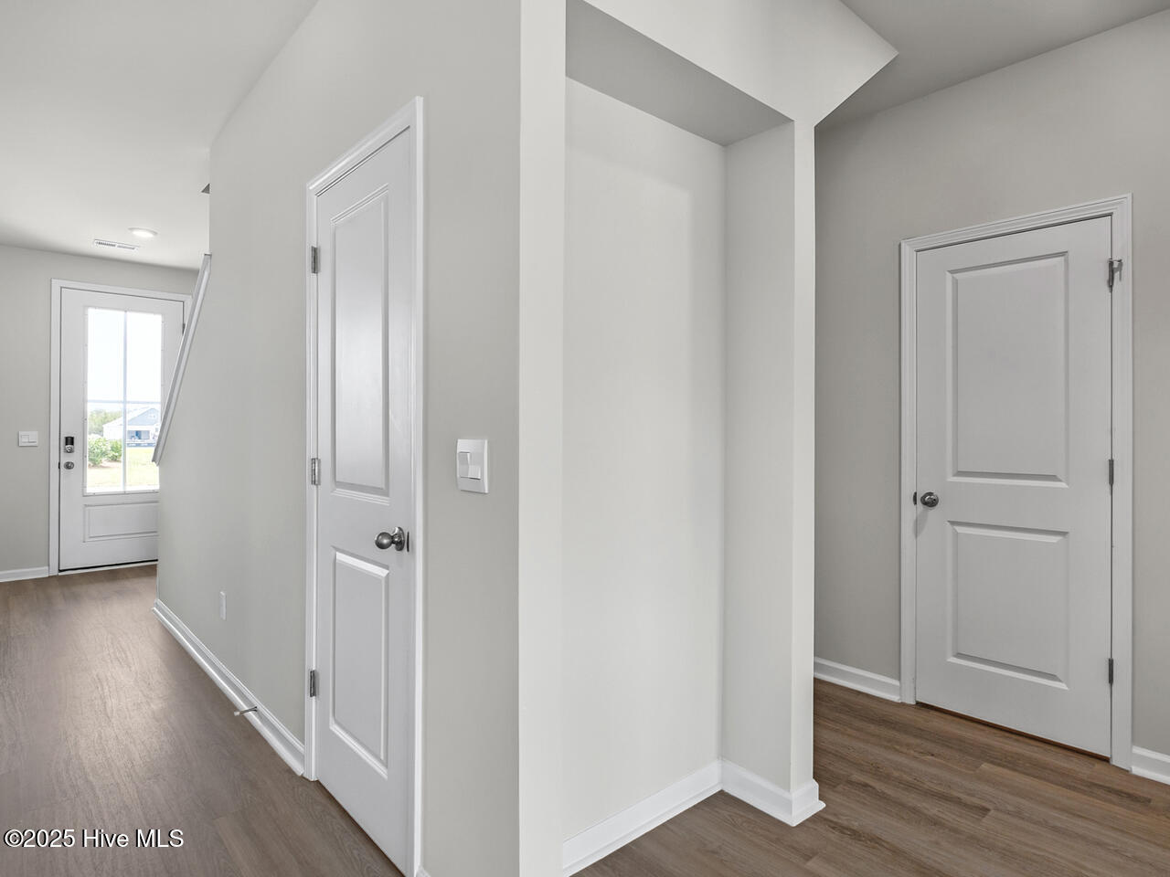 68 Legare Street Lot 176, Wilmington, NC 28411 – photo 6: Whalebone822foyDRHL33A6894CR2-005-004-12