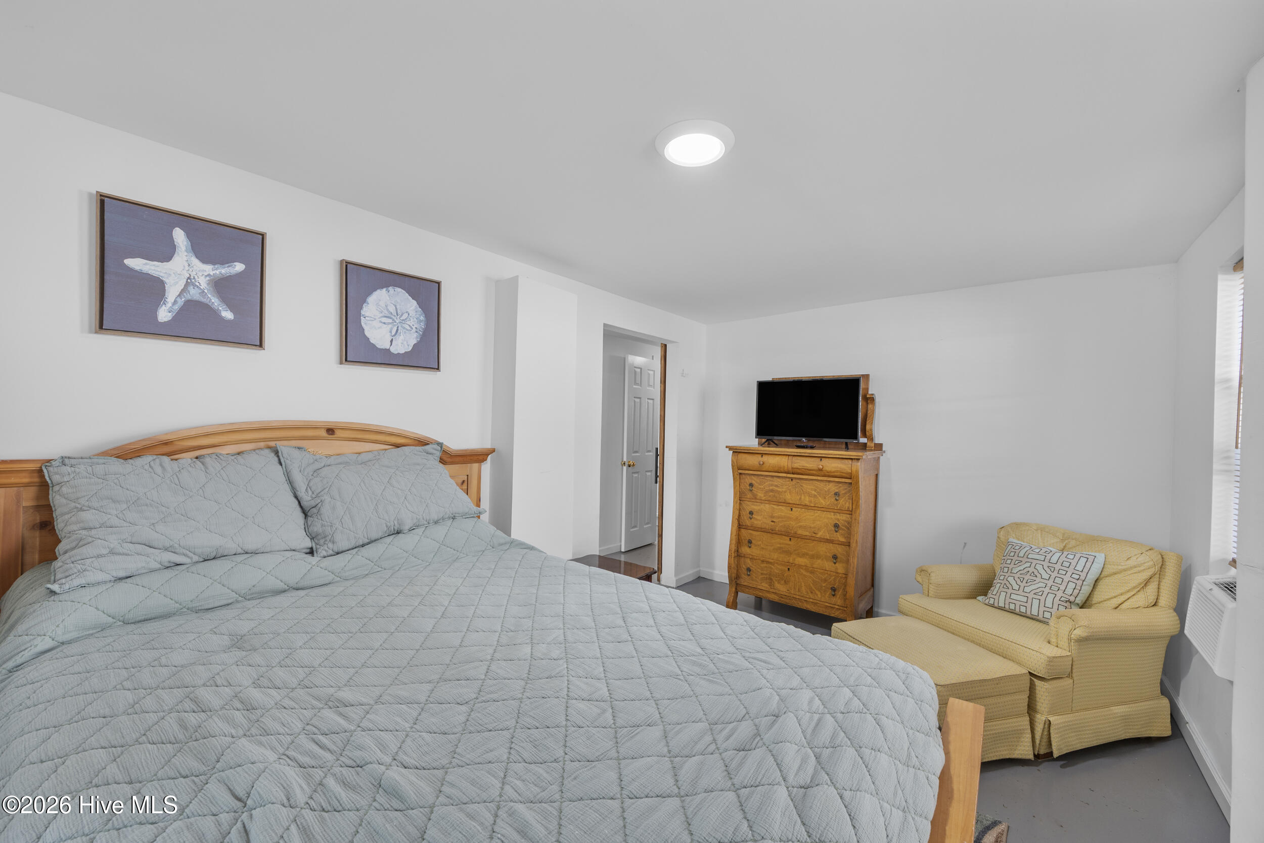 100548629 | Photo 25