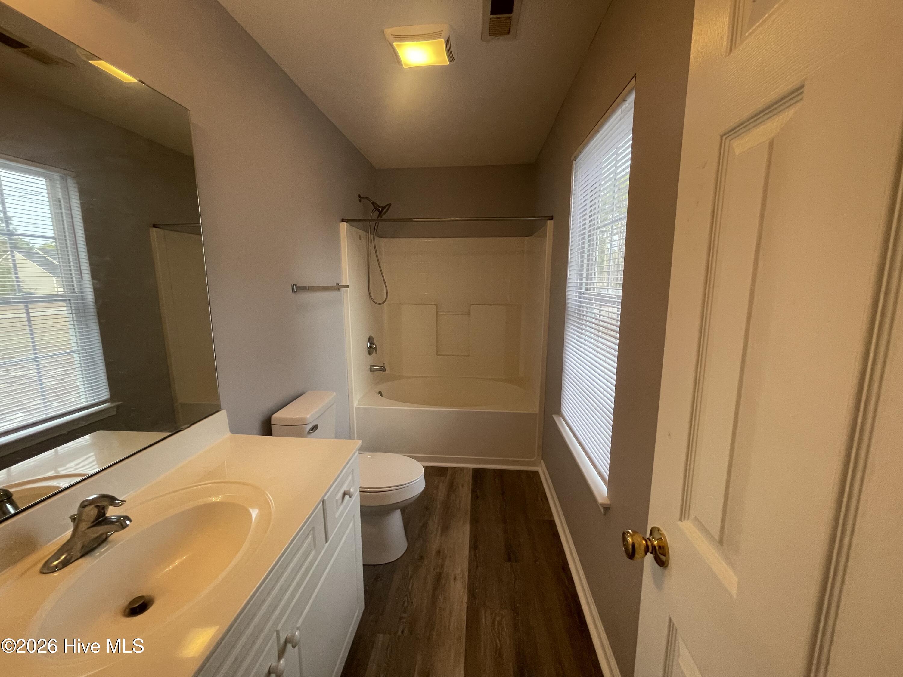 100548174 | Photo 17