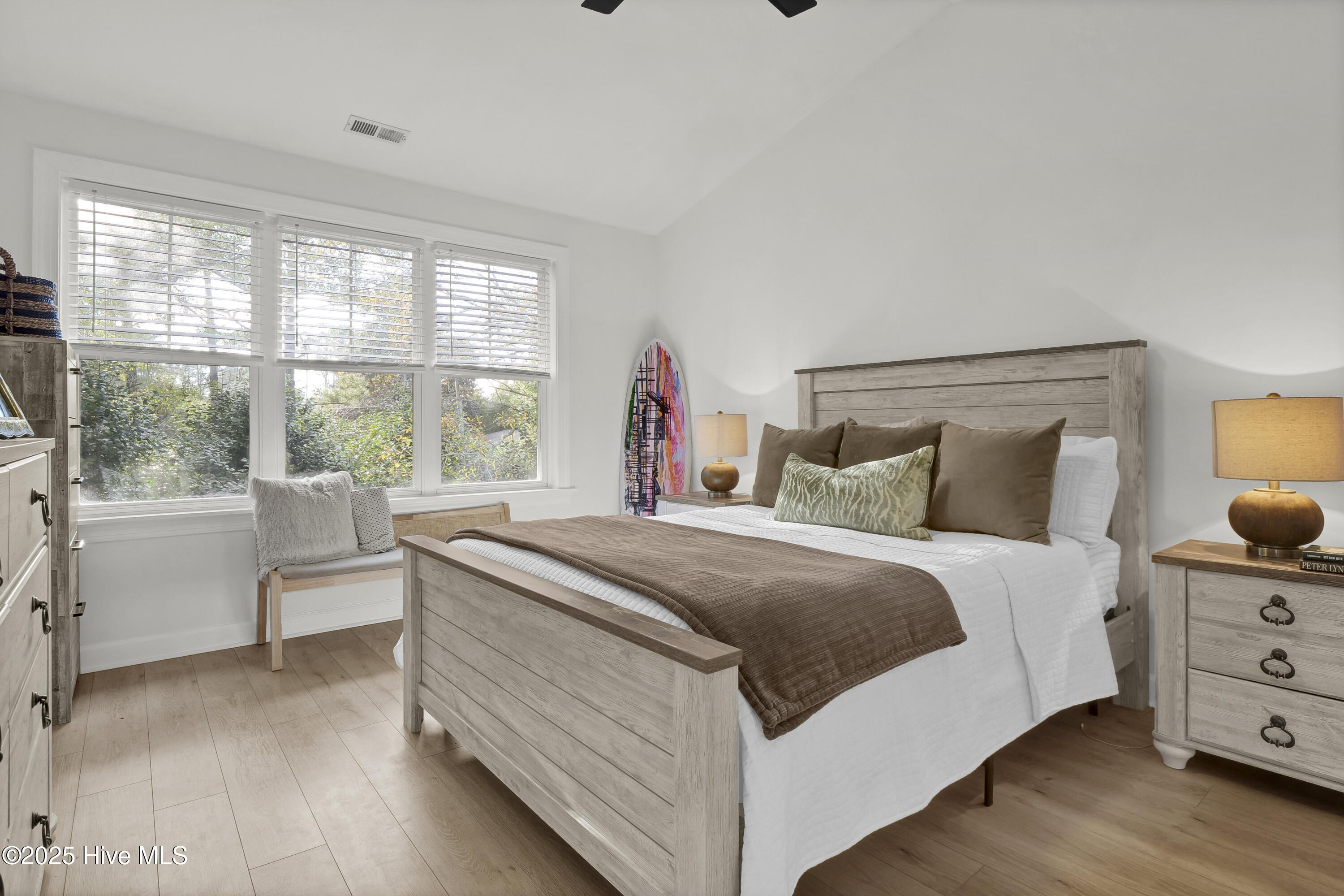 100546697 | Photo 20