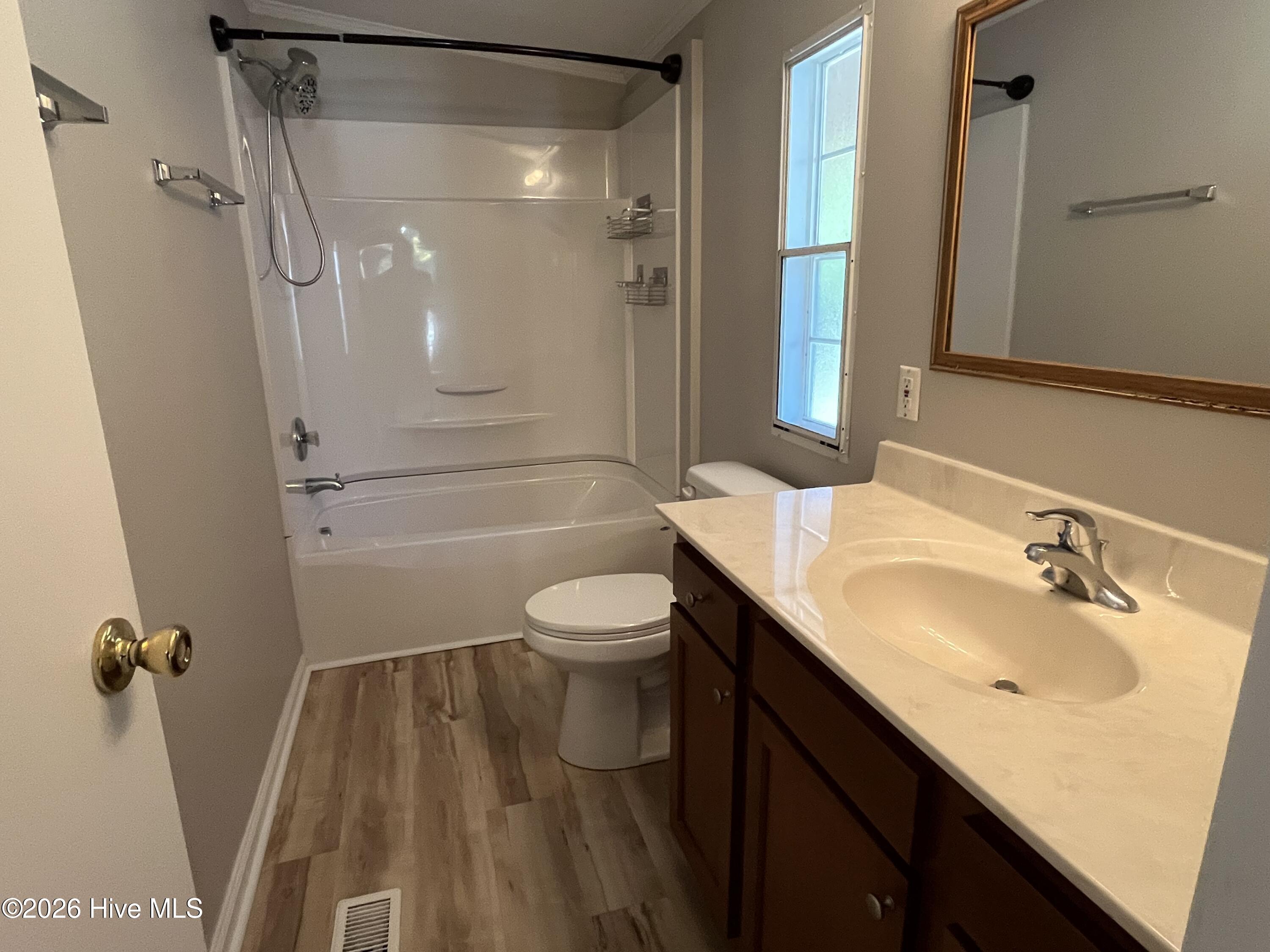 Bathroom off Main Bedroom