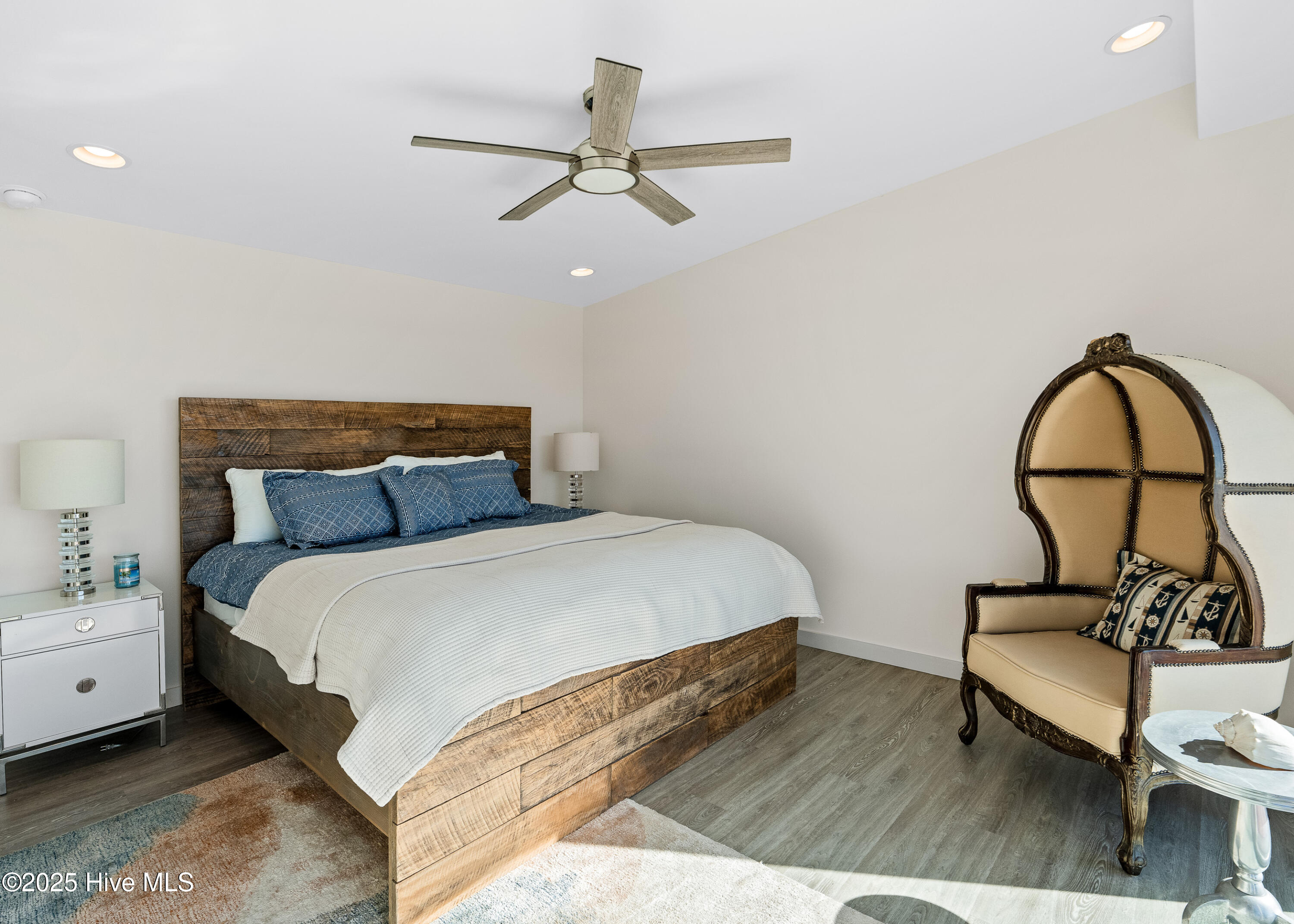 100539588 | Photo 46