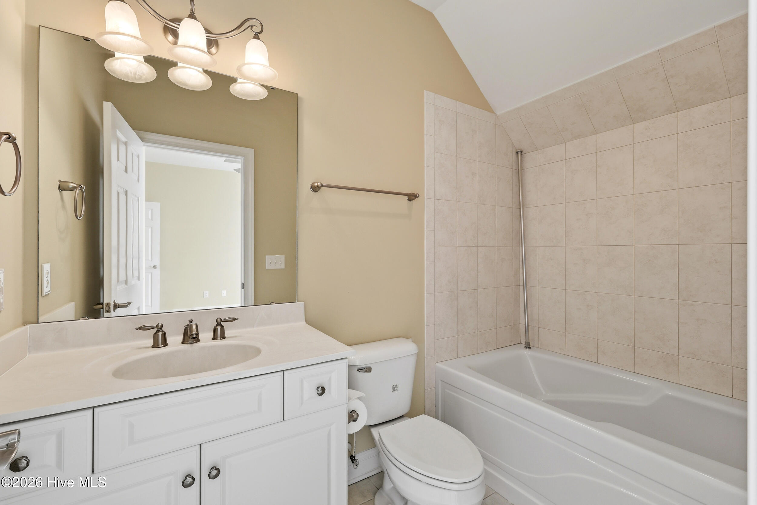 100567096 | Photo 53