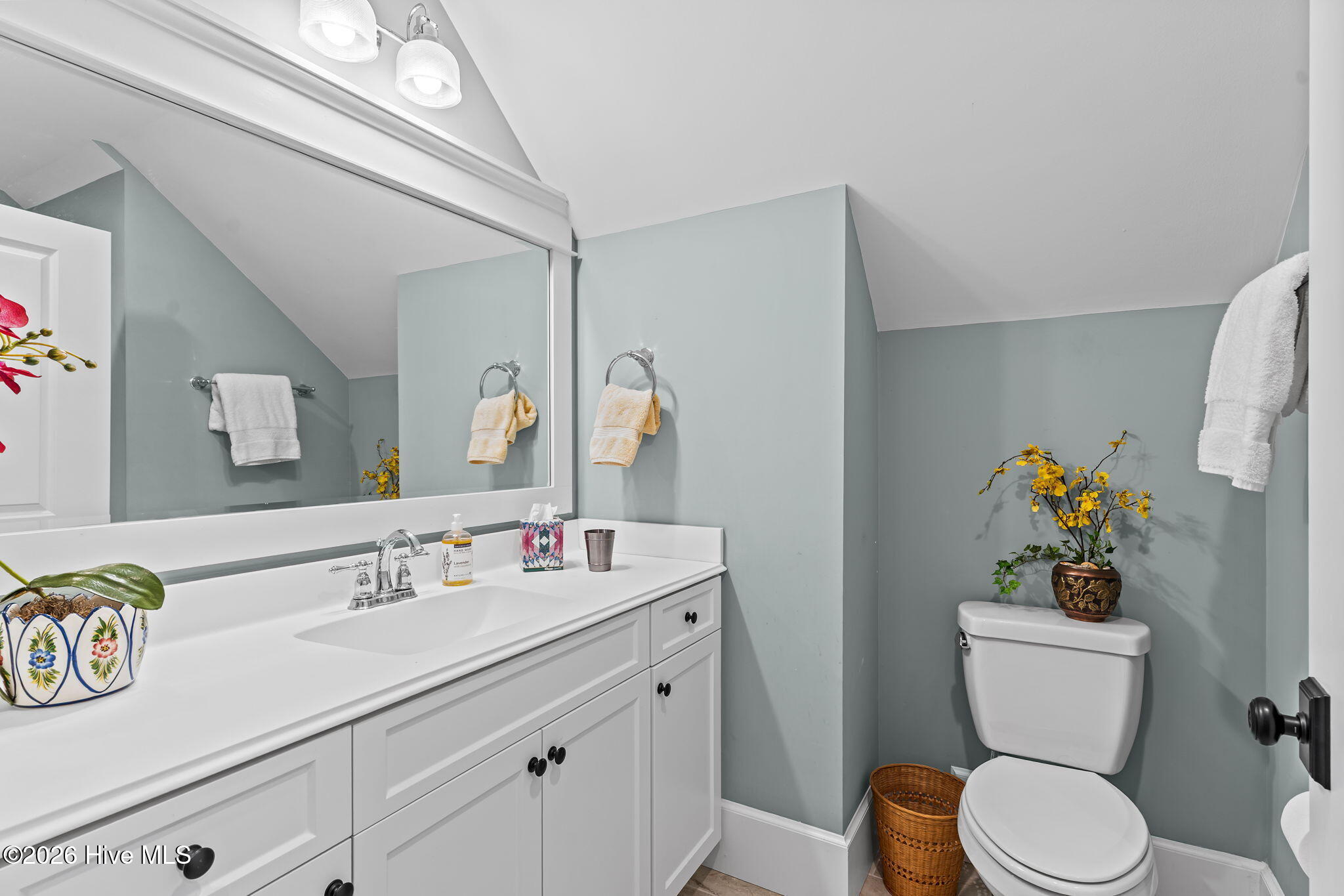 100557705 | Photo 32