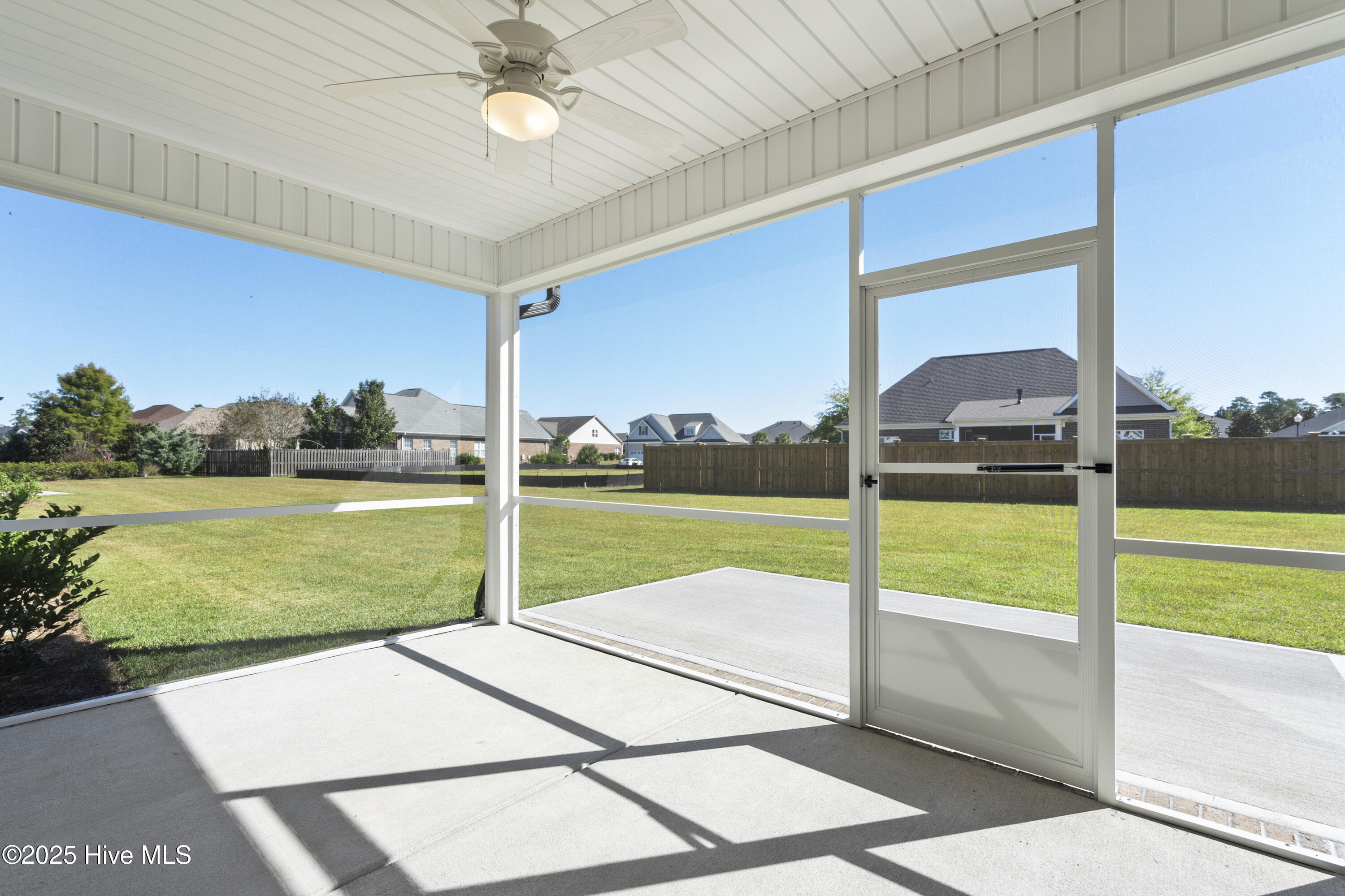 100517752 | Photo 38