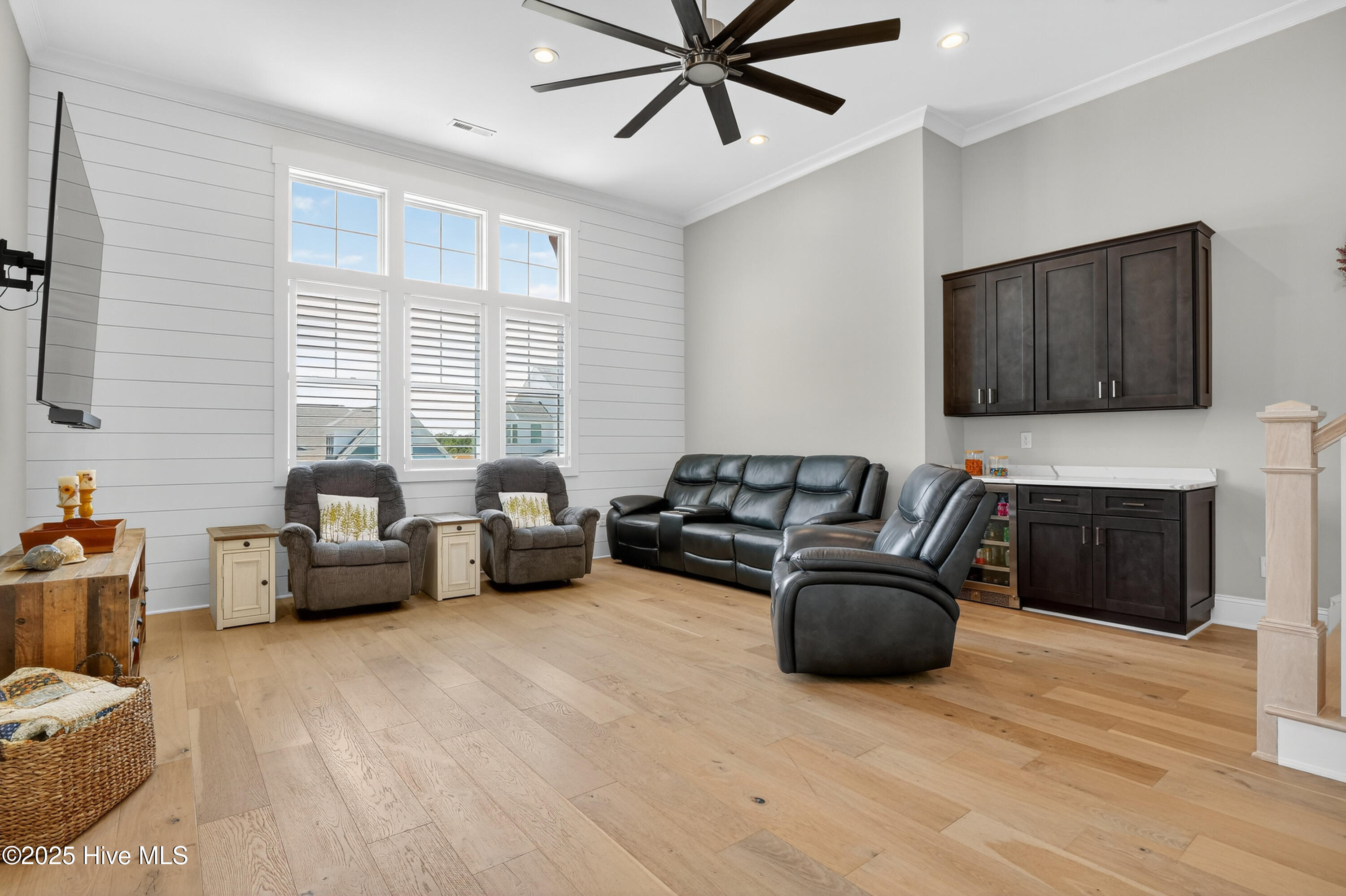 100523935 | Photo 38