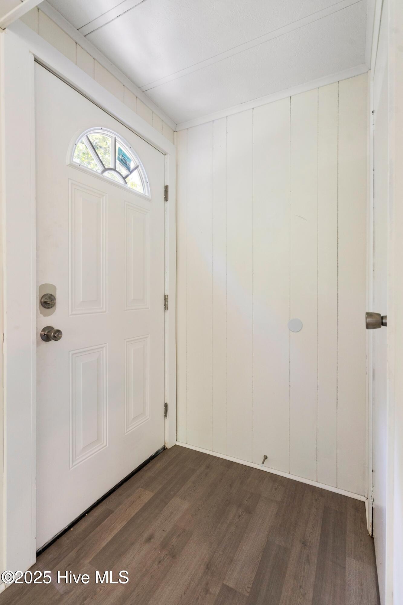 100514481 | Photo 11