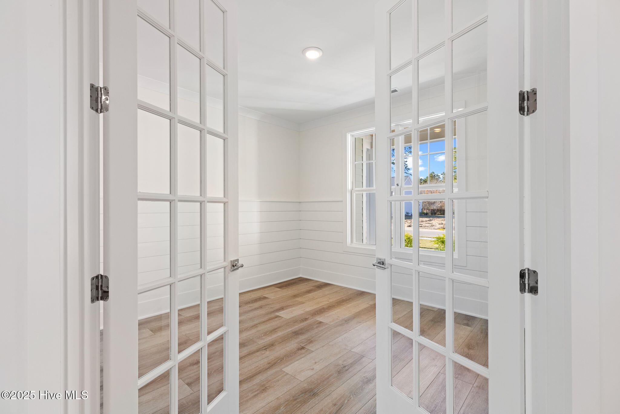 100523885 | Photo 46