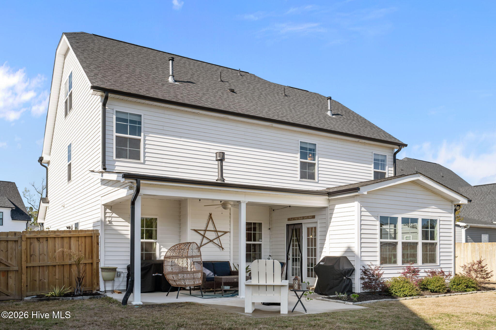 100564361 | Photo 51