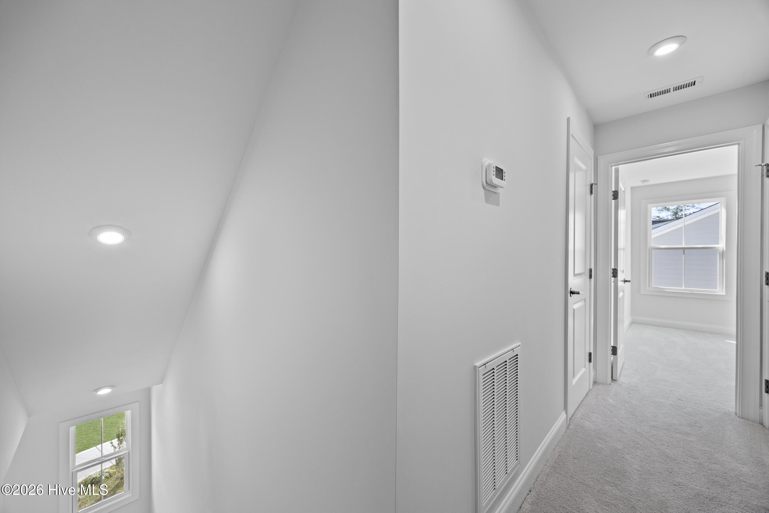 100527055 | Photo 37