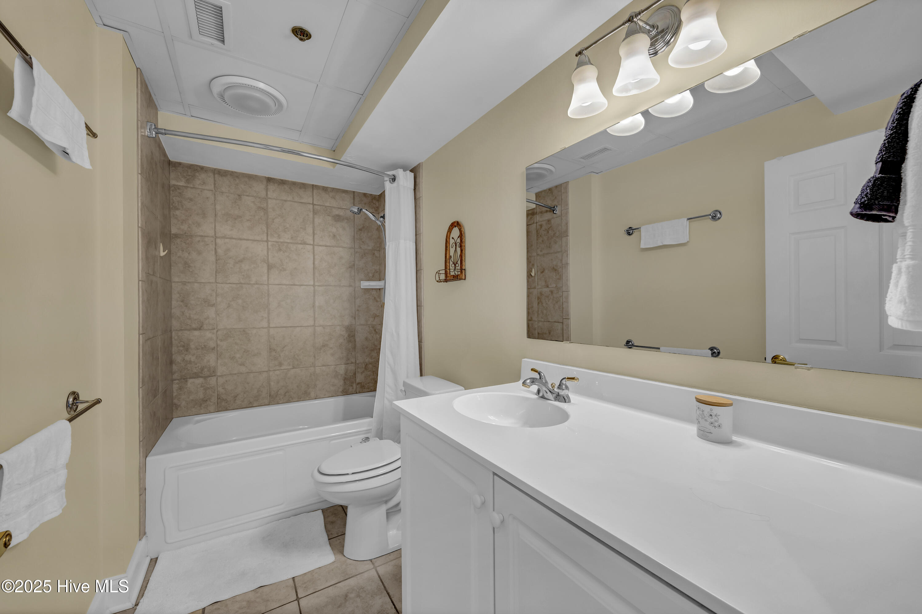 100546499 | Photo 23