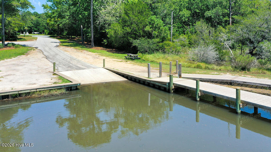 Put the boat in right from your neighborhood with Mimosa Bay's private community boat ramp