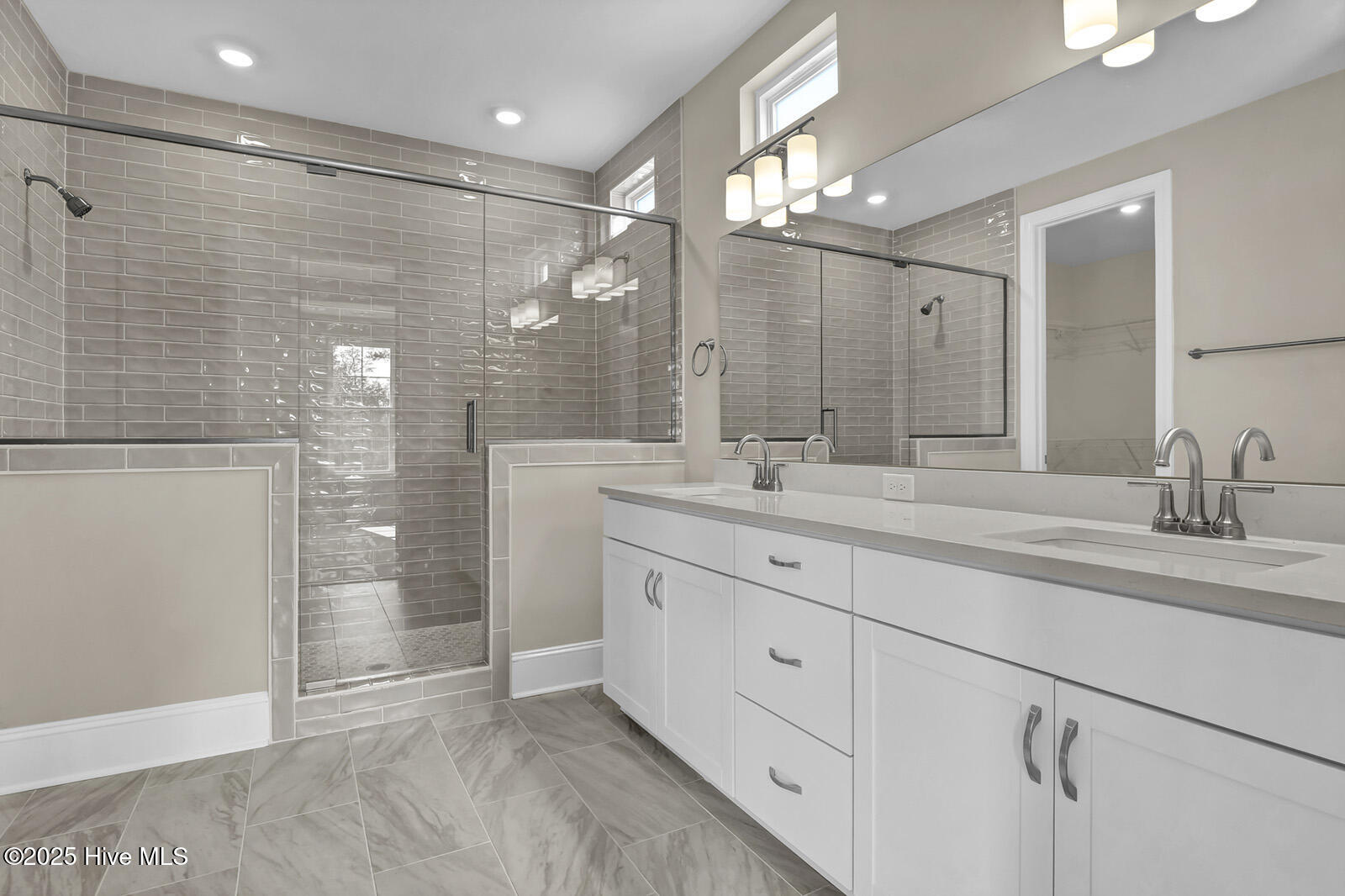 100527177 | Photo 21