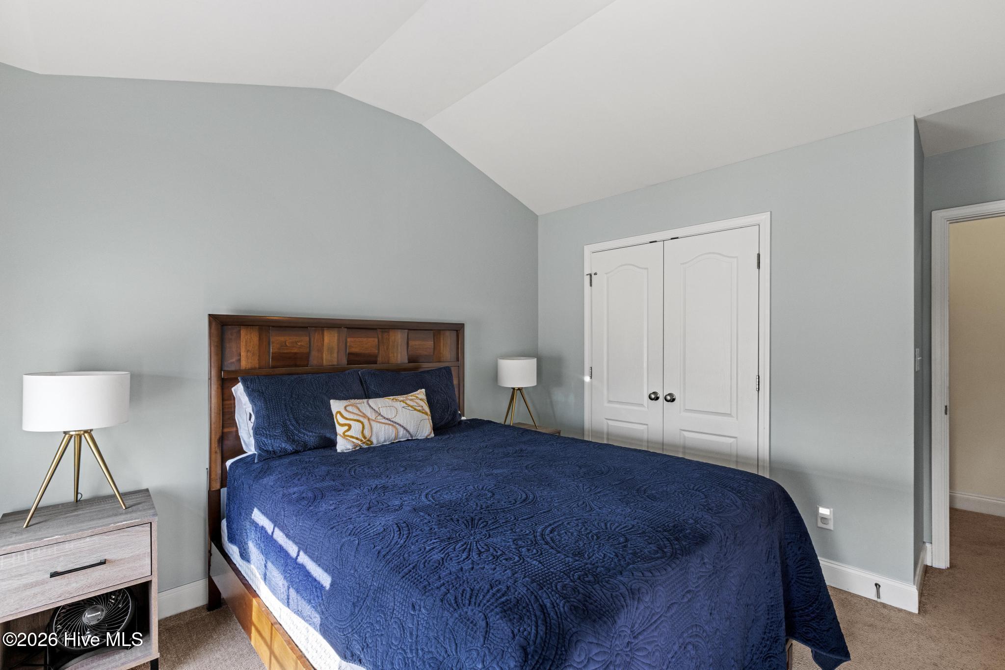 100564842 | Photo 26