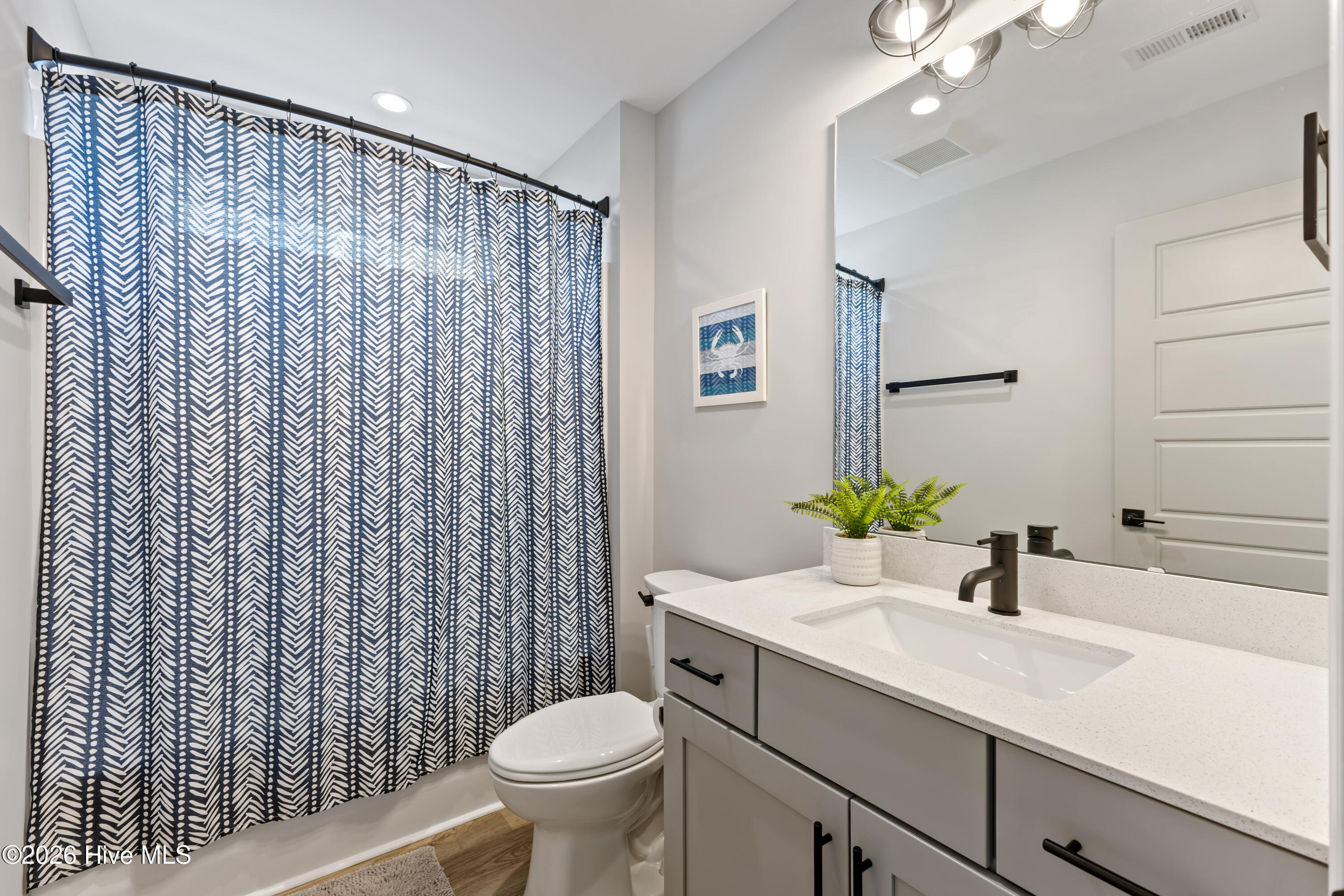 100564828 | Photo 31