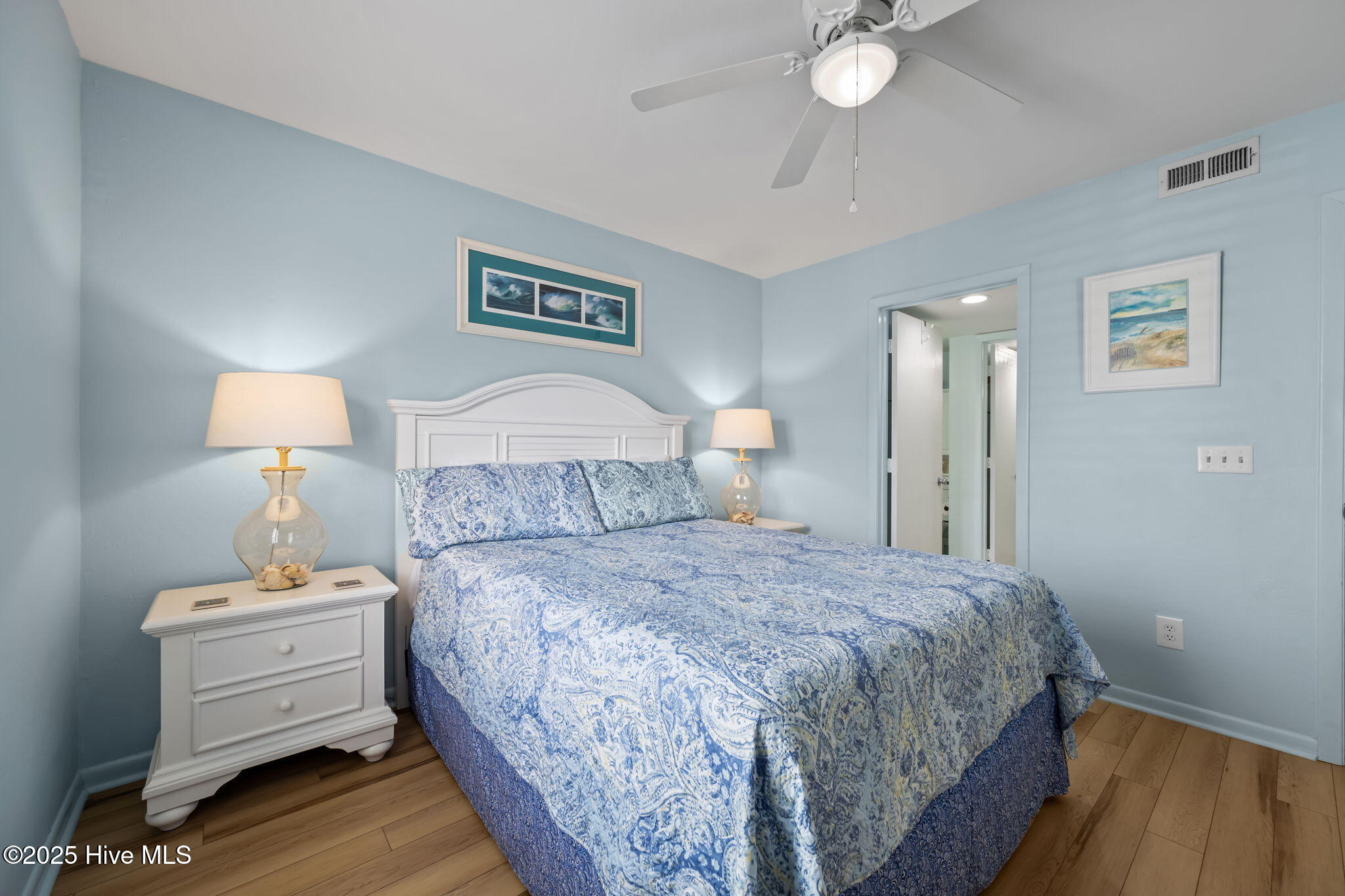 100543704 | Photo 15