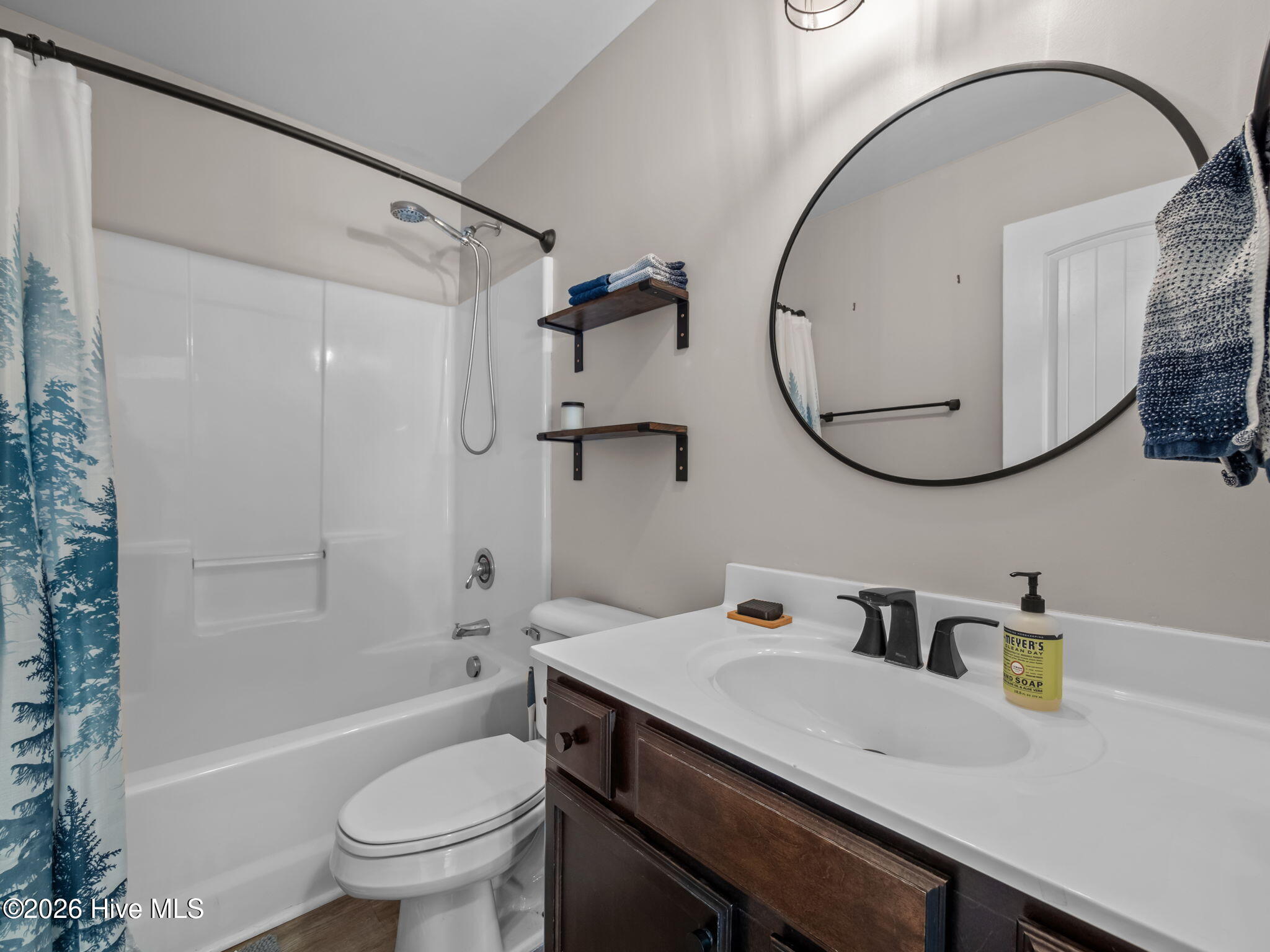 100549308 | Photo 21