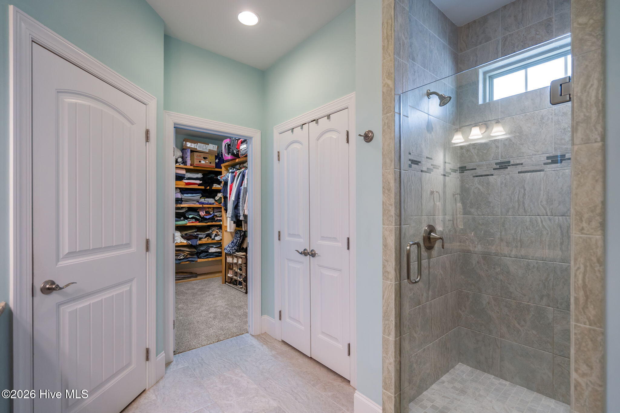 100563487 | Photo 21