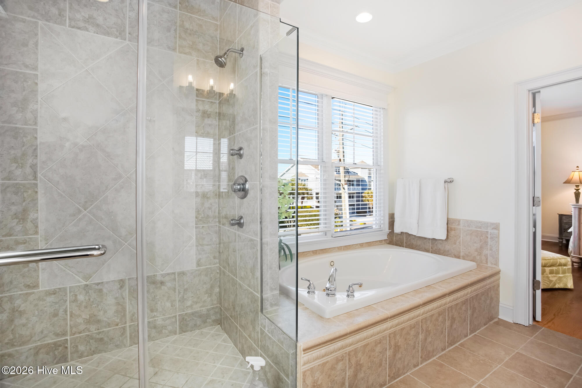 100555453 | Photo 33