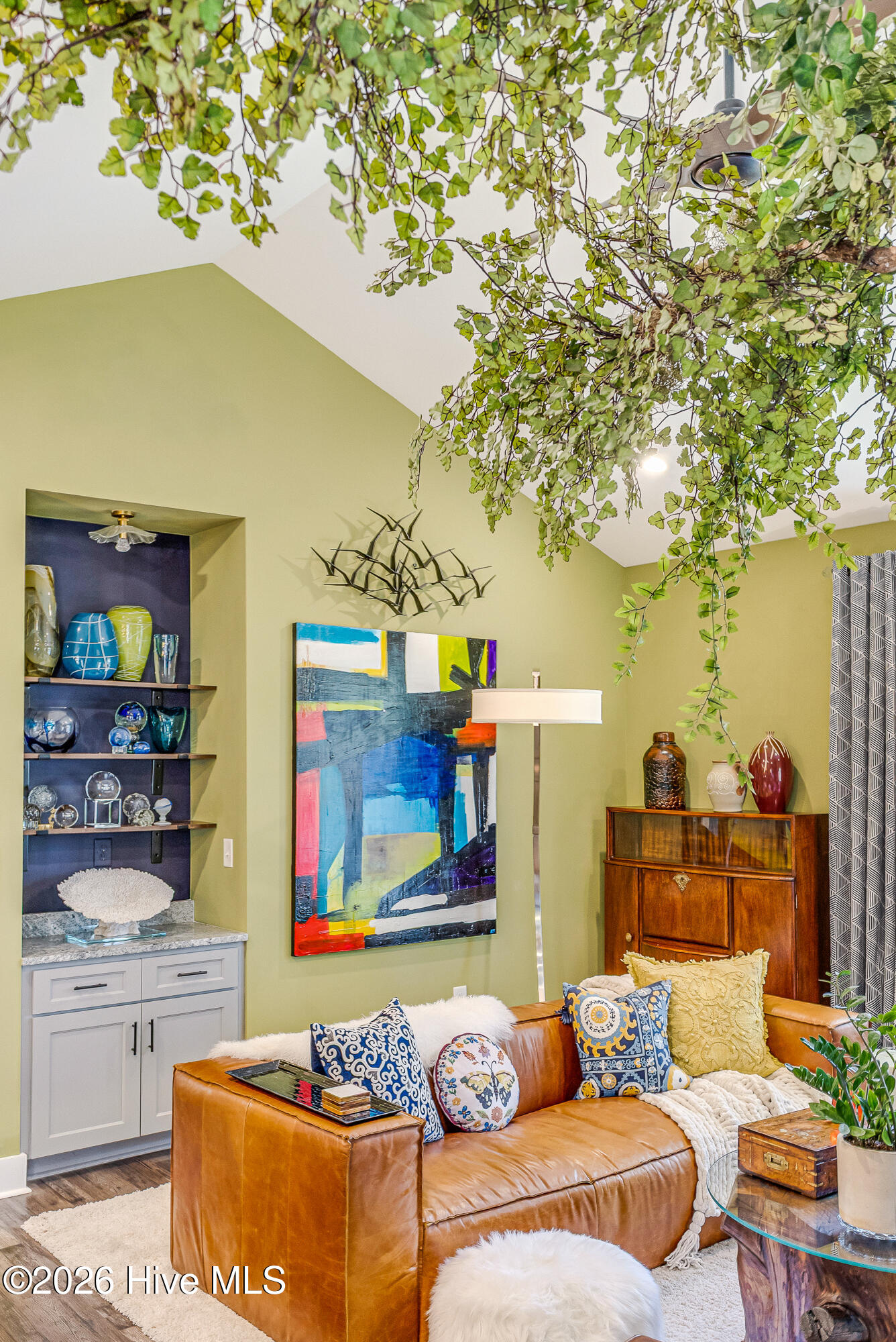 100563377 | Photo 11