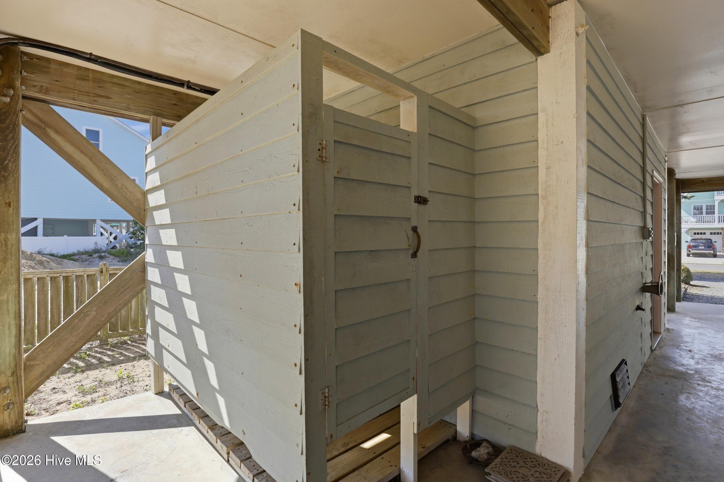 100565033 | Photo 34