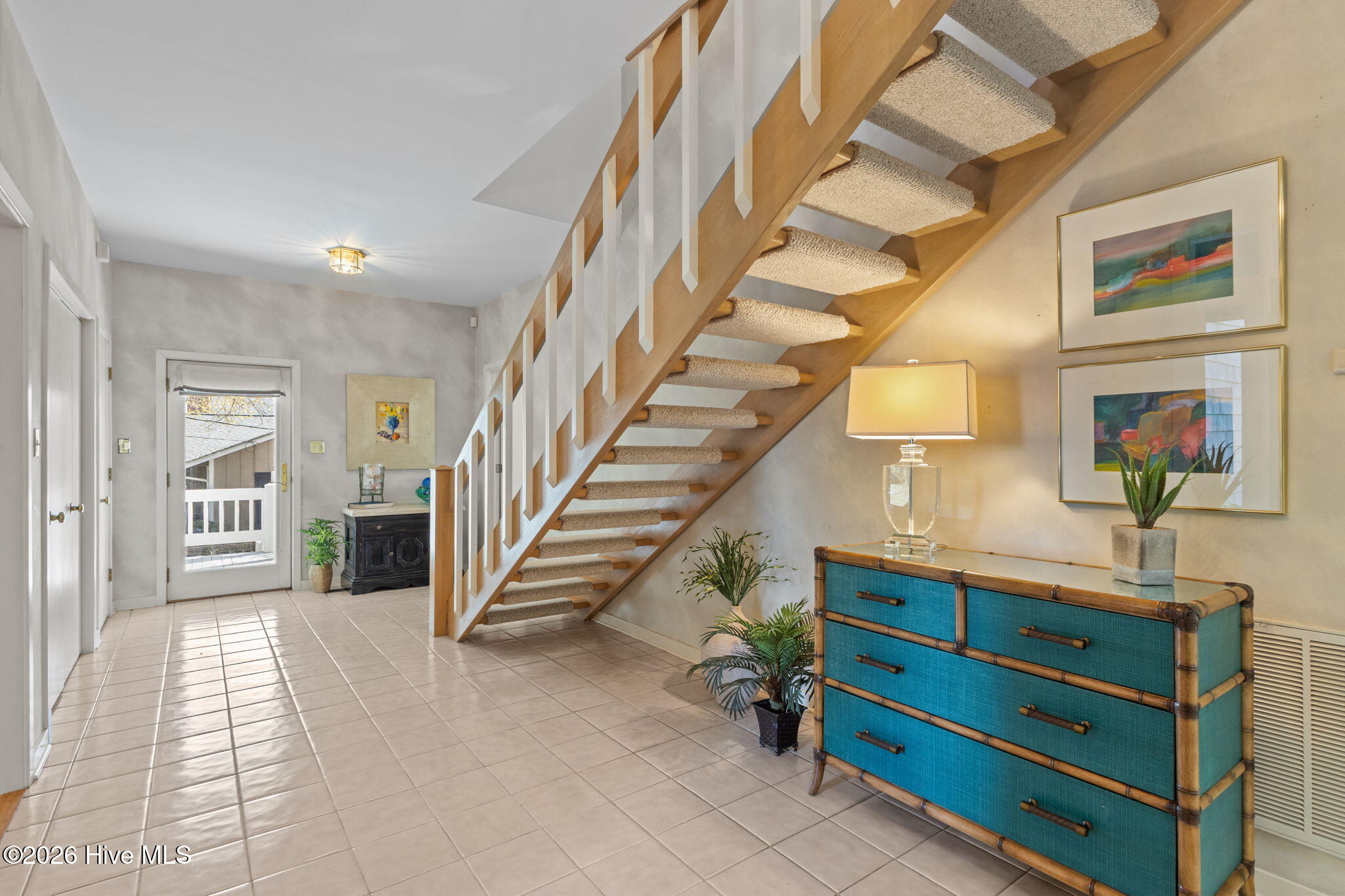 100564648 | Photo 10