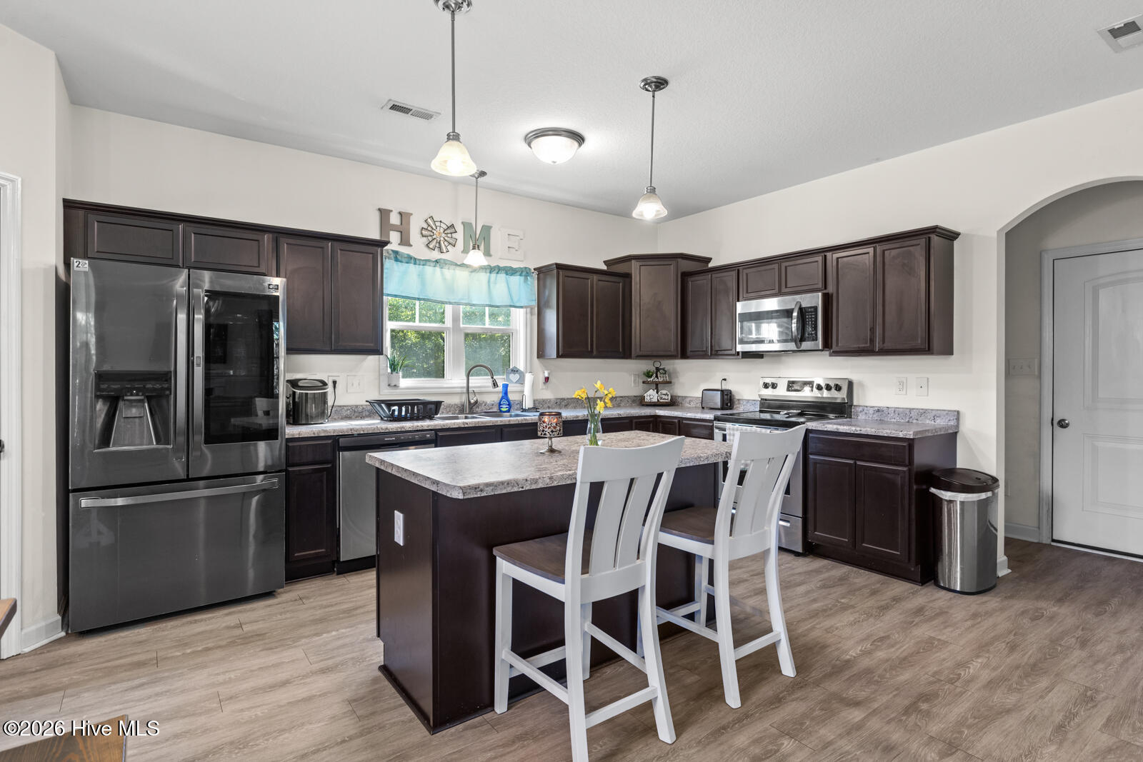 100568958 | Photo 14