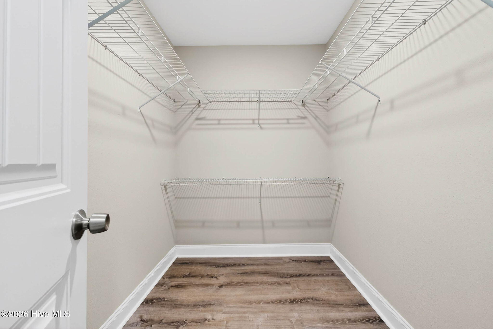 100564948 | Photo 36