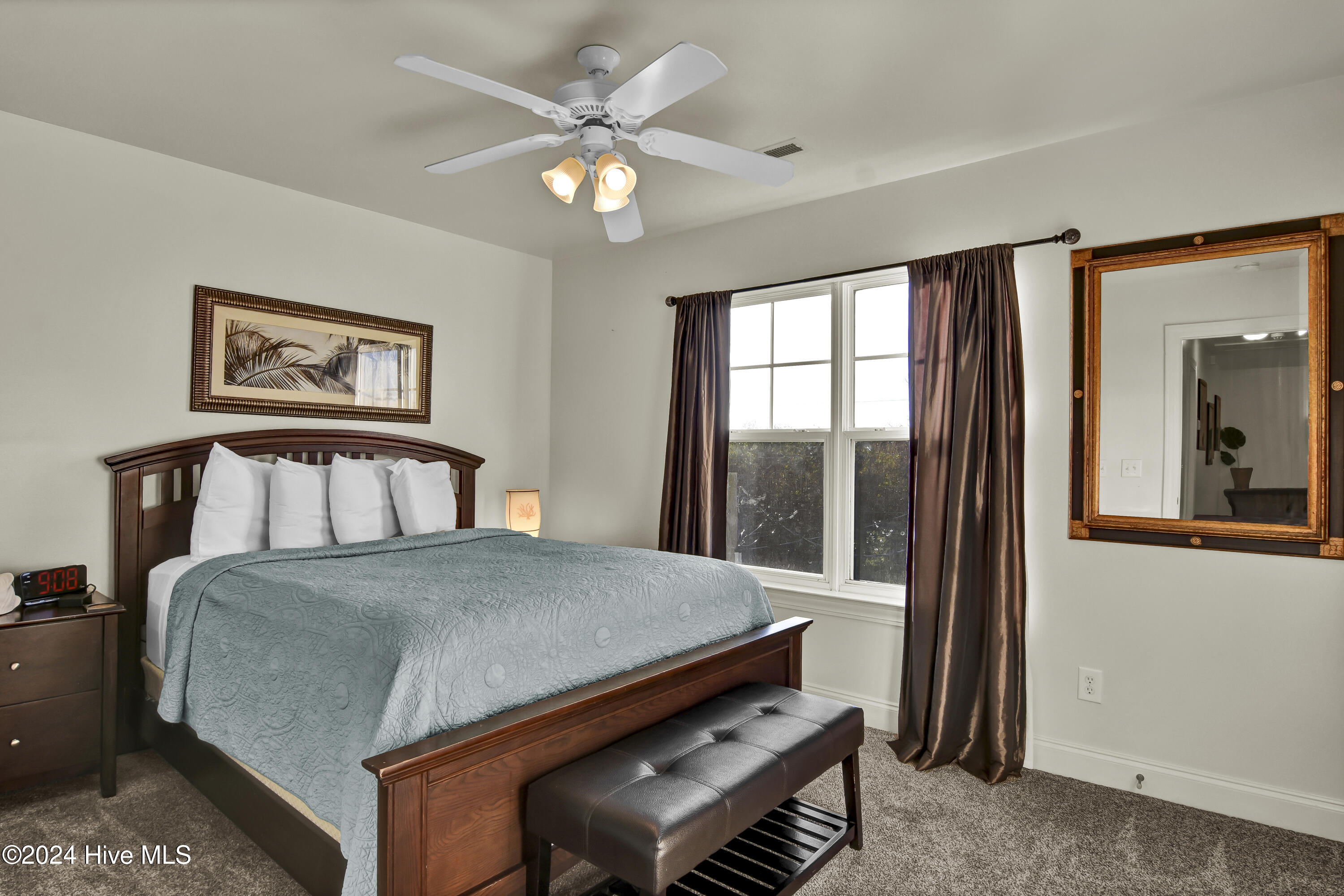 100475790 | Photo 27