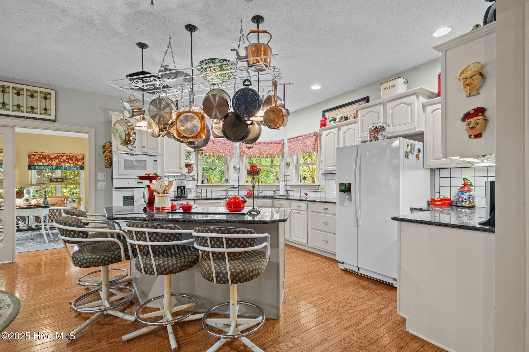 100517626 | Photo 20