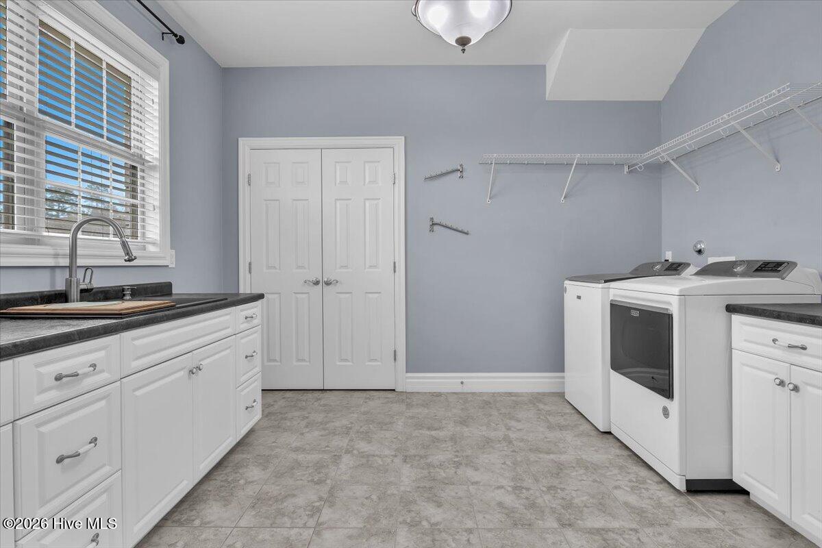 100559889 | Photo 26